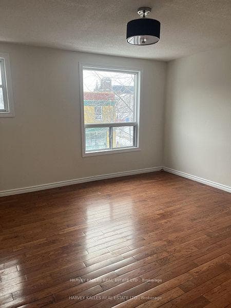 916 Bloor Street W Upper, Toronto W02, ON M6H 1L1, Toronto W02 — photo 1