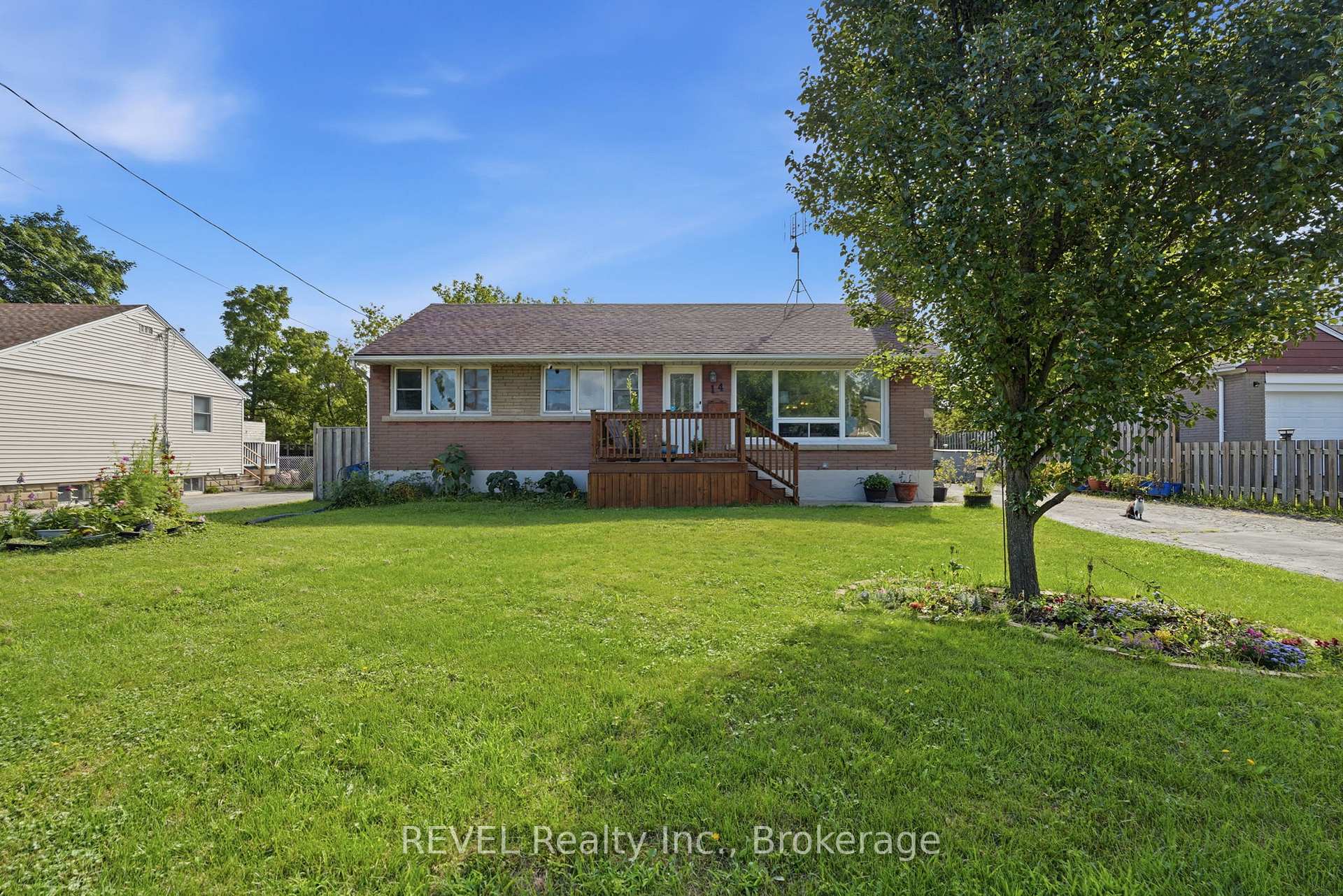 14 Gram Avenue, Welland, ON L3C 1H3, Welland — photo 1