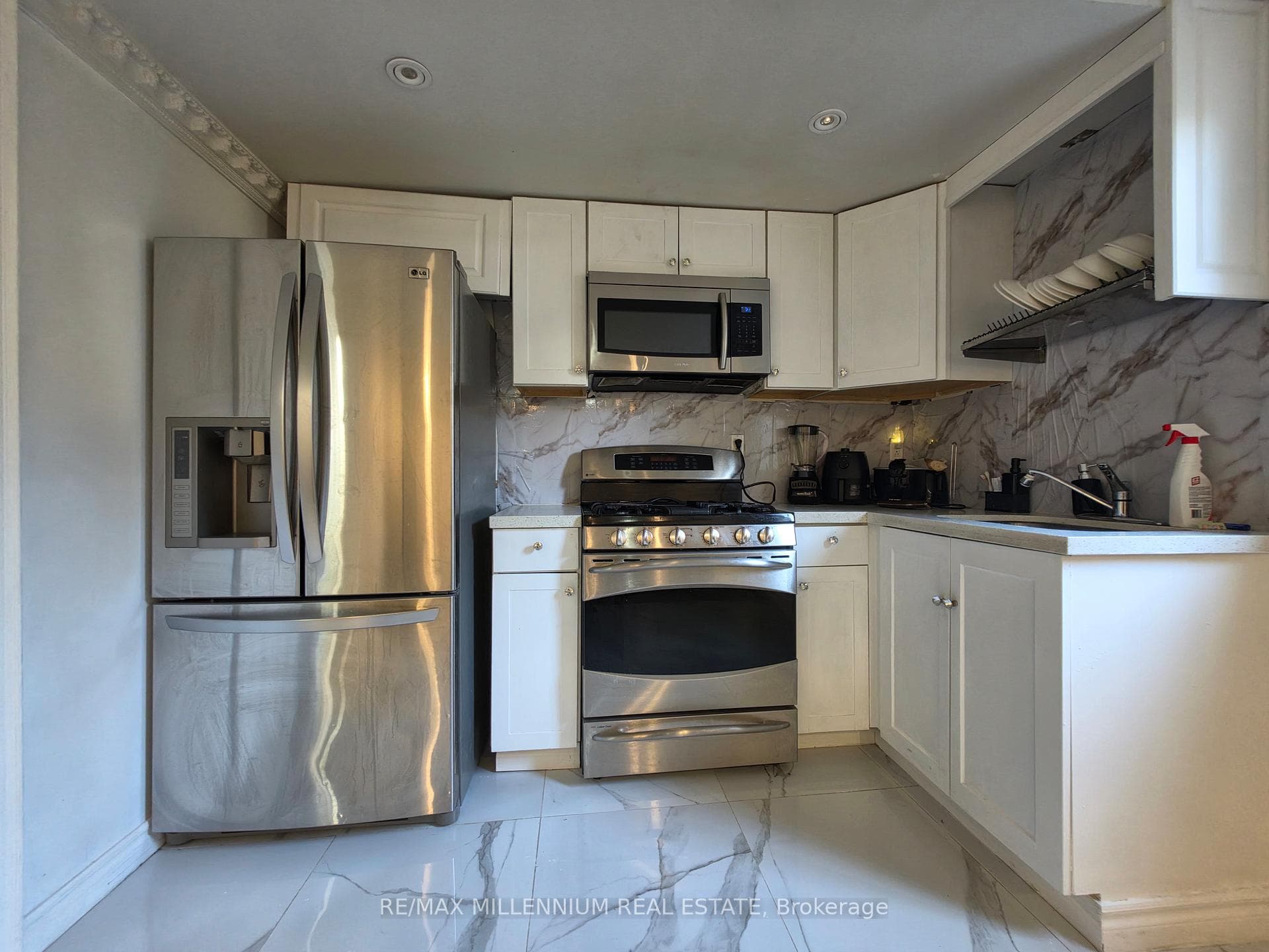 66 Overlord Crescent Lower, Toronto, ON M1B 4P2, Toronto E11 — photo 1