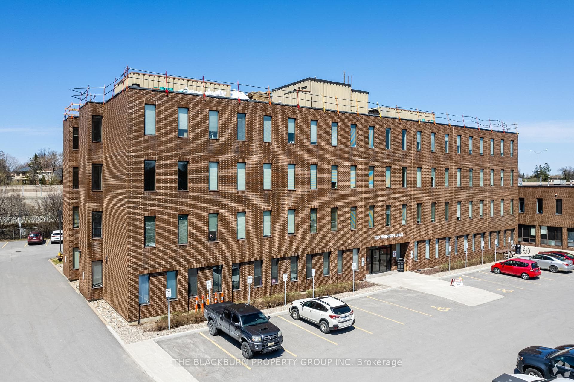 1150 MORRISON Drive 301, Parkway Park - Queensway Terrace S and Area, ON K2H 8S9, Parkway Park - Queensway Terrace S and Area — photo 1
