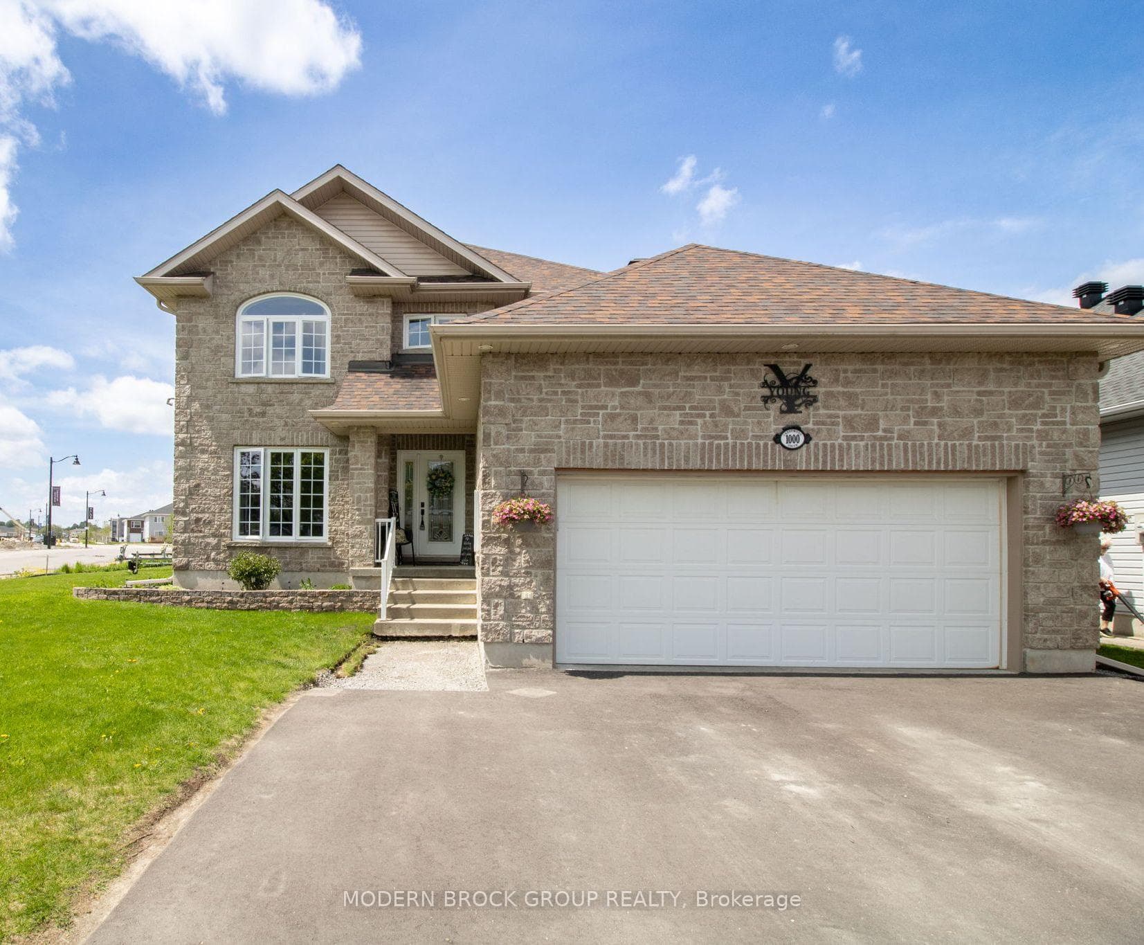 1000 Crestwood Drive, Brockville, ON K6V 7N1, Brockville — photo 1
