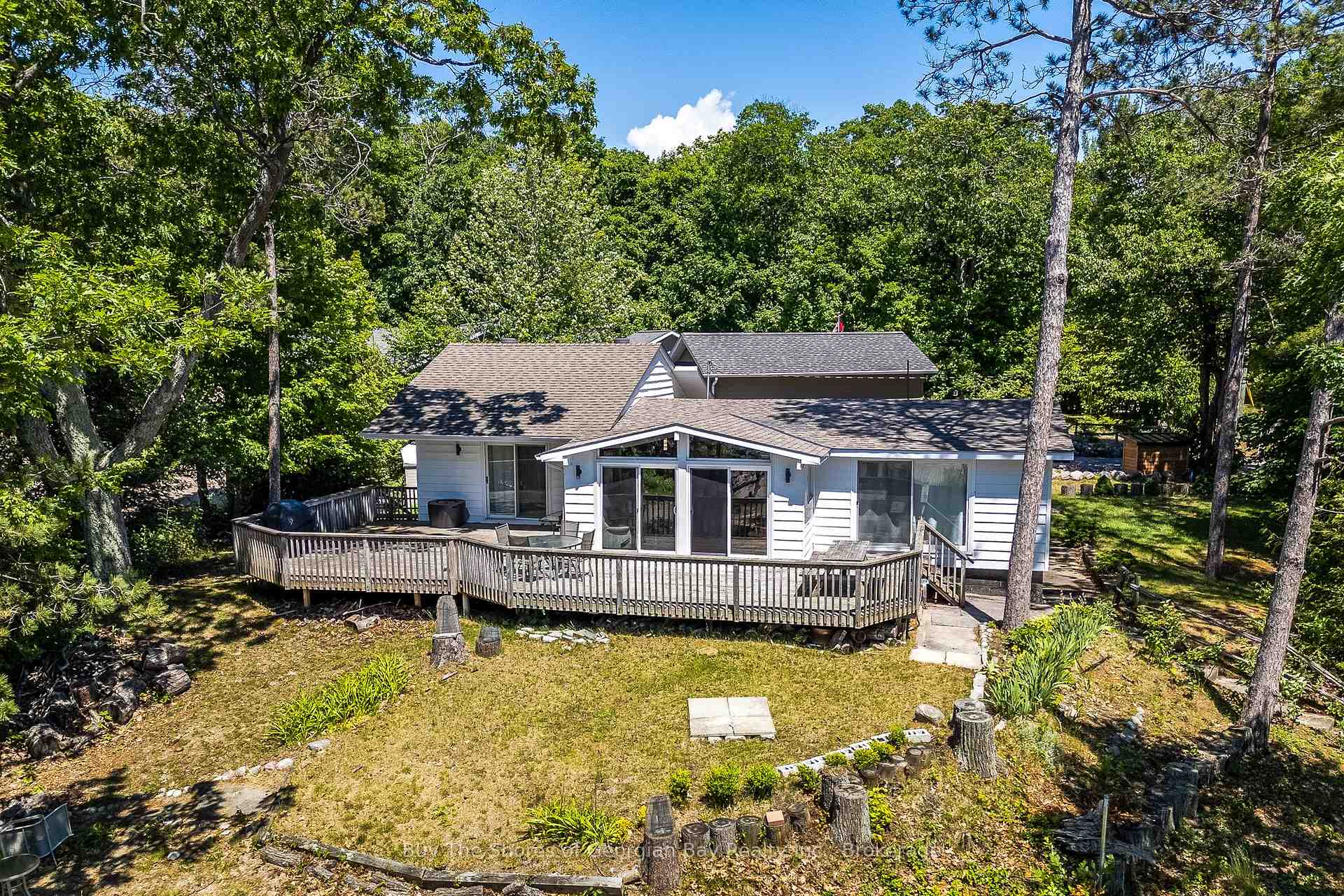 8 NASSAU Court, Tiny, ON L9M 0H3, Tiny — photo 1