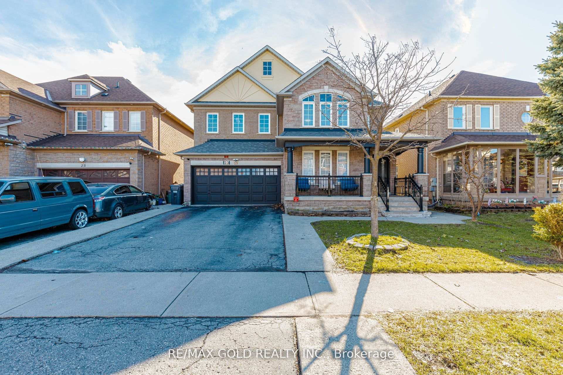 23 Wild Indigo Crescent, Brampton, ON L6R 2J9, Brampton — photo 1