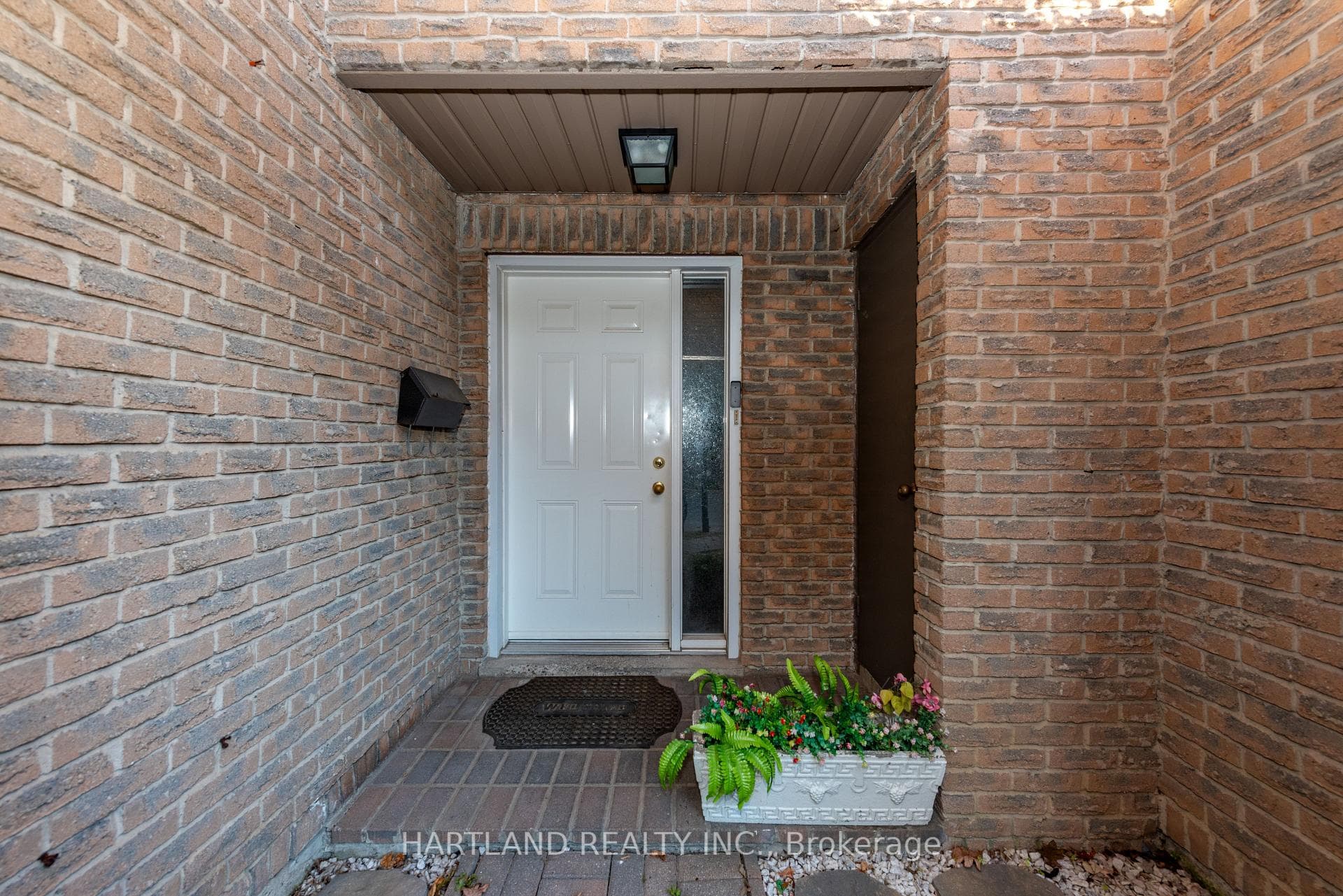 405 Hyacinthe Boulevard 50, Mississauga, ON L5A 3N1, Mississauga — photo 1