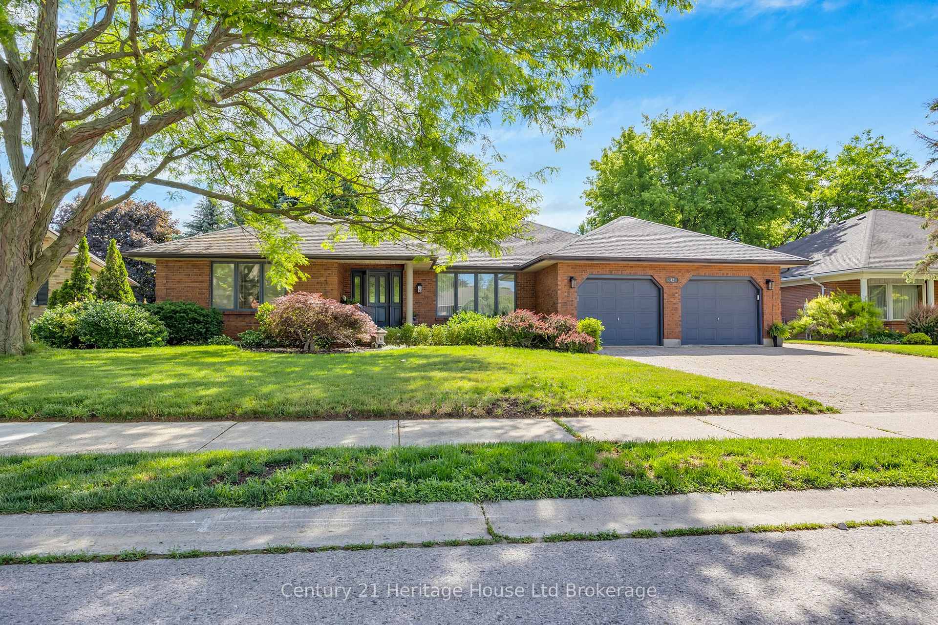 42 Alexander Avenue, Tillsonburg, ON N4G 4Z1, Tillsonburg — photo 1