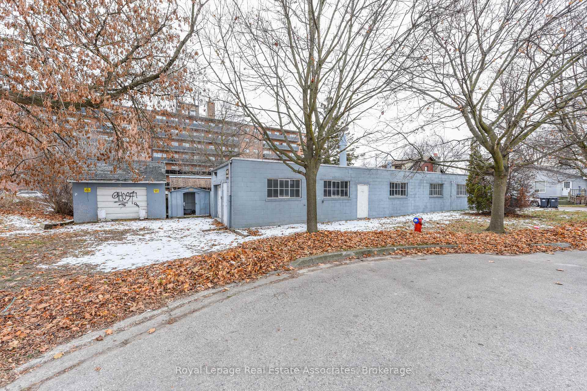 1089 Seneca Avenue, Mississauga, ON L5G 3X4, Mississauga — photo 1