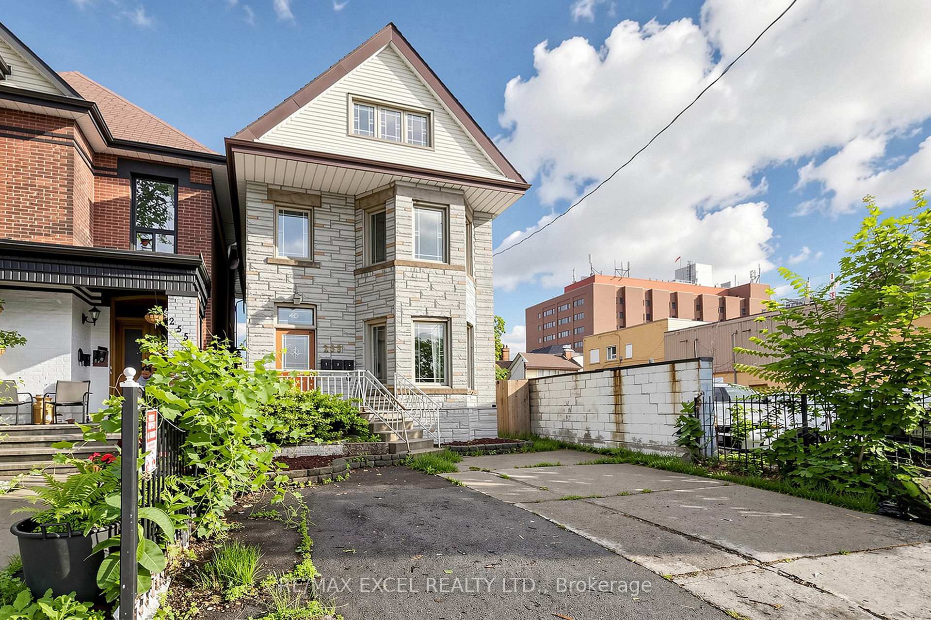 259 Victoria Avenue N Third, Hamilton, ON L8L 5G3, Hamilton — photo 1