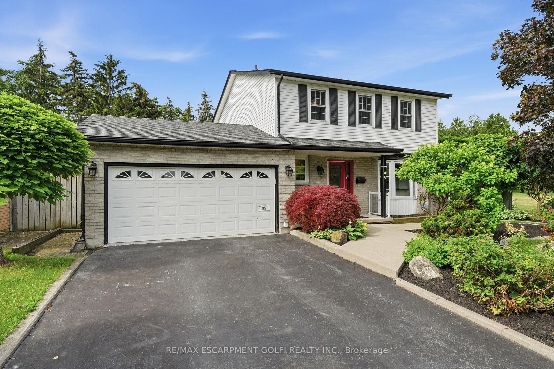95 Birchpark Drive, Grimsby, ON L3M 4M9, Grimsby — photo 1