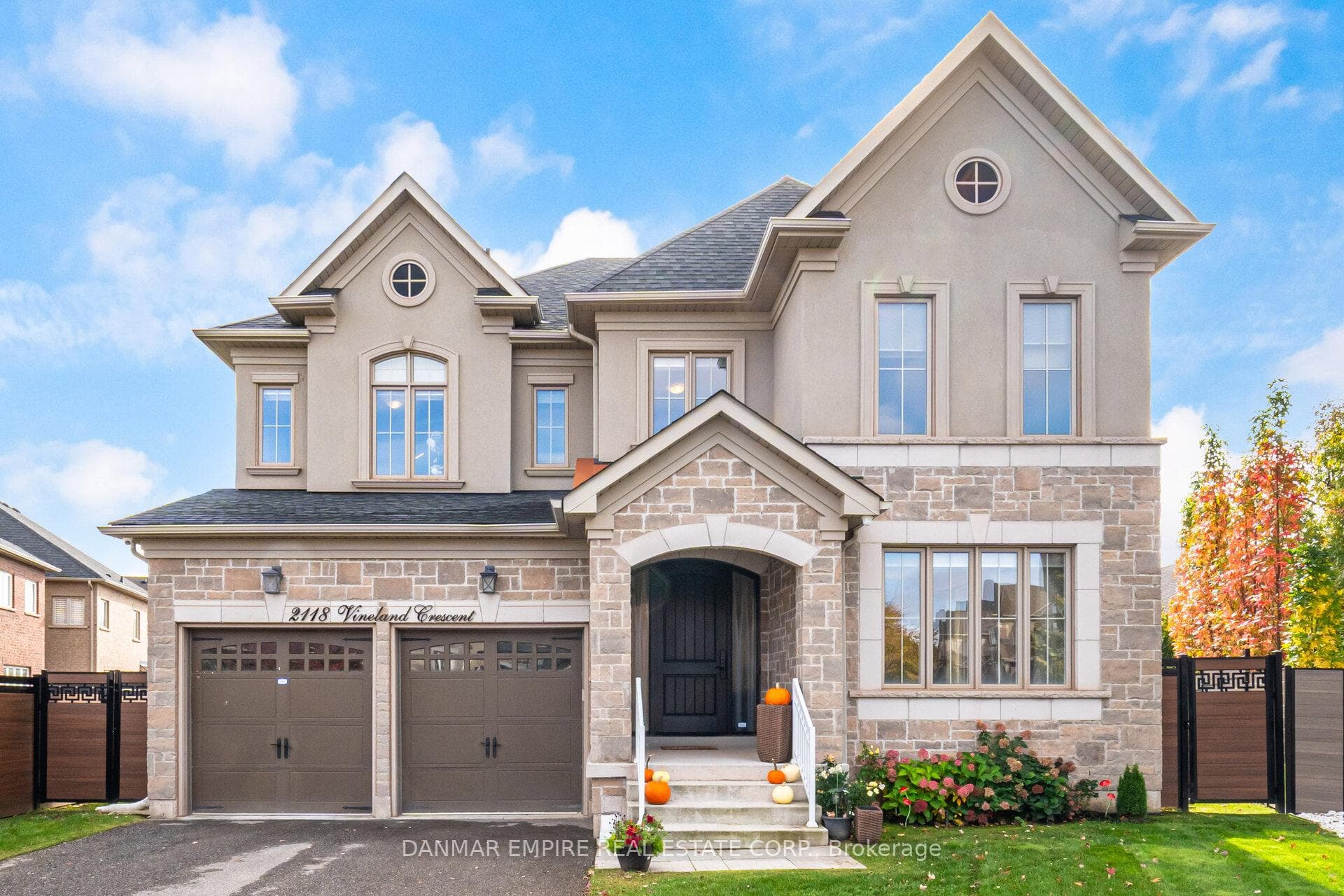 2118 Vineland Crescent, Oakville, ON L6H 0J6, Oakville — photo 1