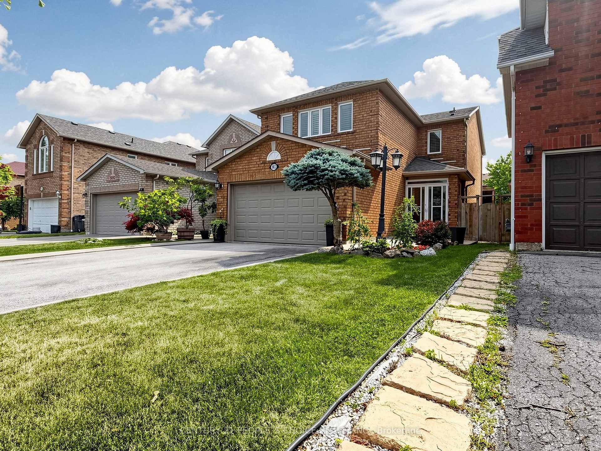 5812 Sidmouth Street, Mississauga, ON L5V 2K3, Mississauga — photo 1