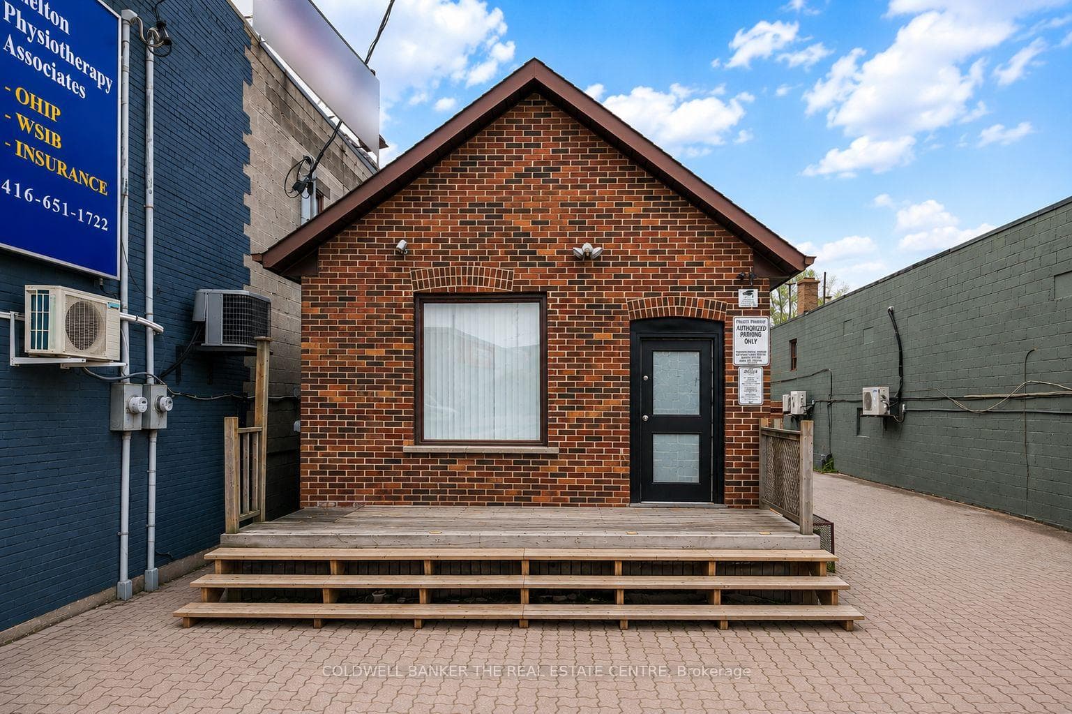 2236 Eglinton Avenue W, Toronto, ON M6E 2L3, Toronto W04 — photo 1