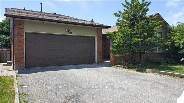 23 Claypine Trail 2, Brampton, ON L6V 3L8, Brampton — photo 1