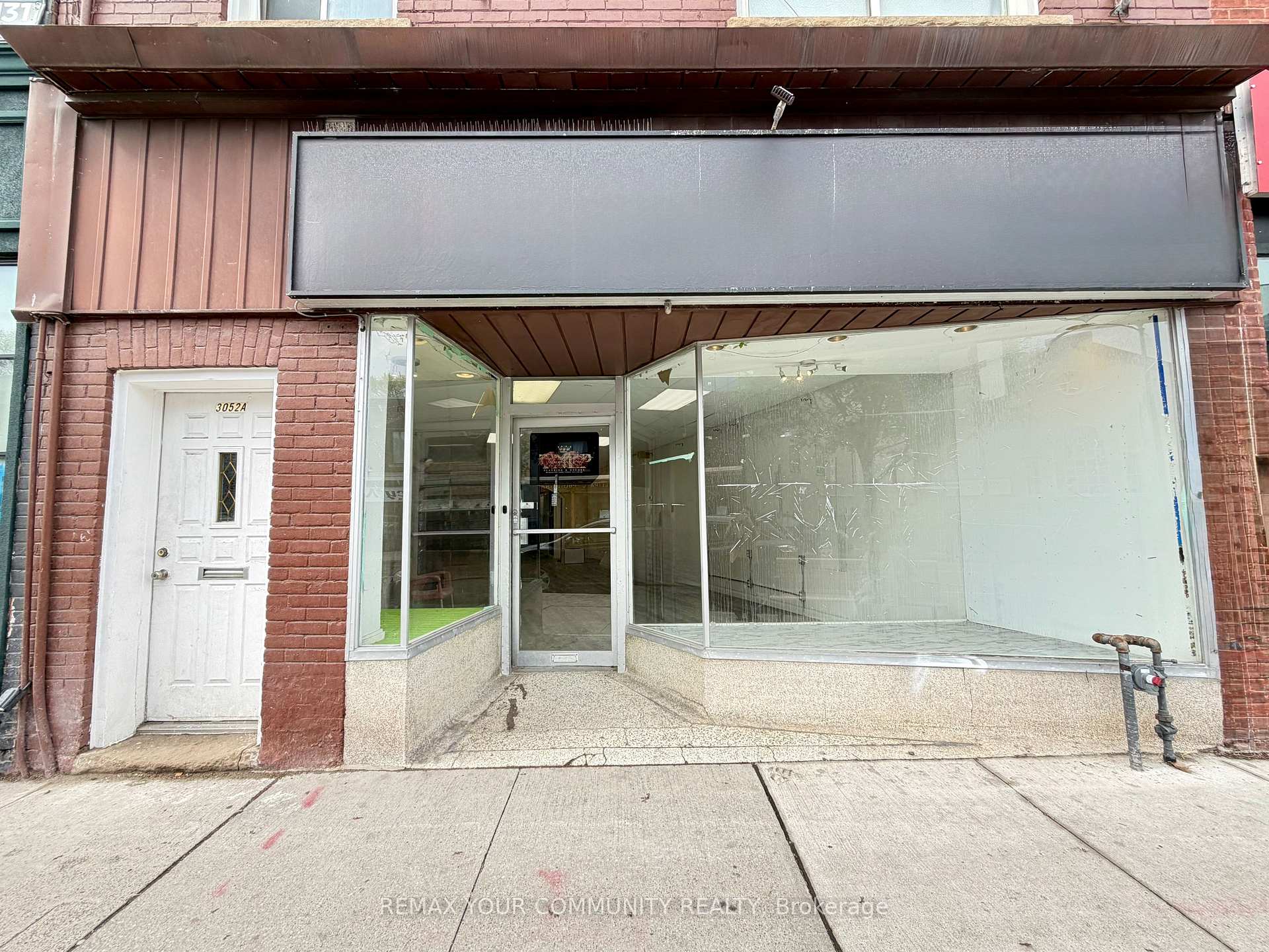 3052 Dundas Street W, Toronto, ON M6P 1Z7, Toronto W02 — photo 1