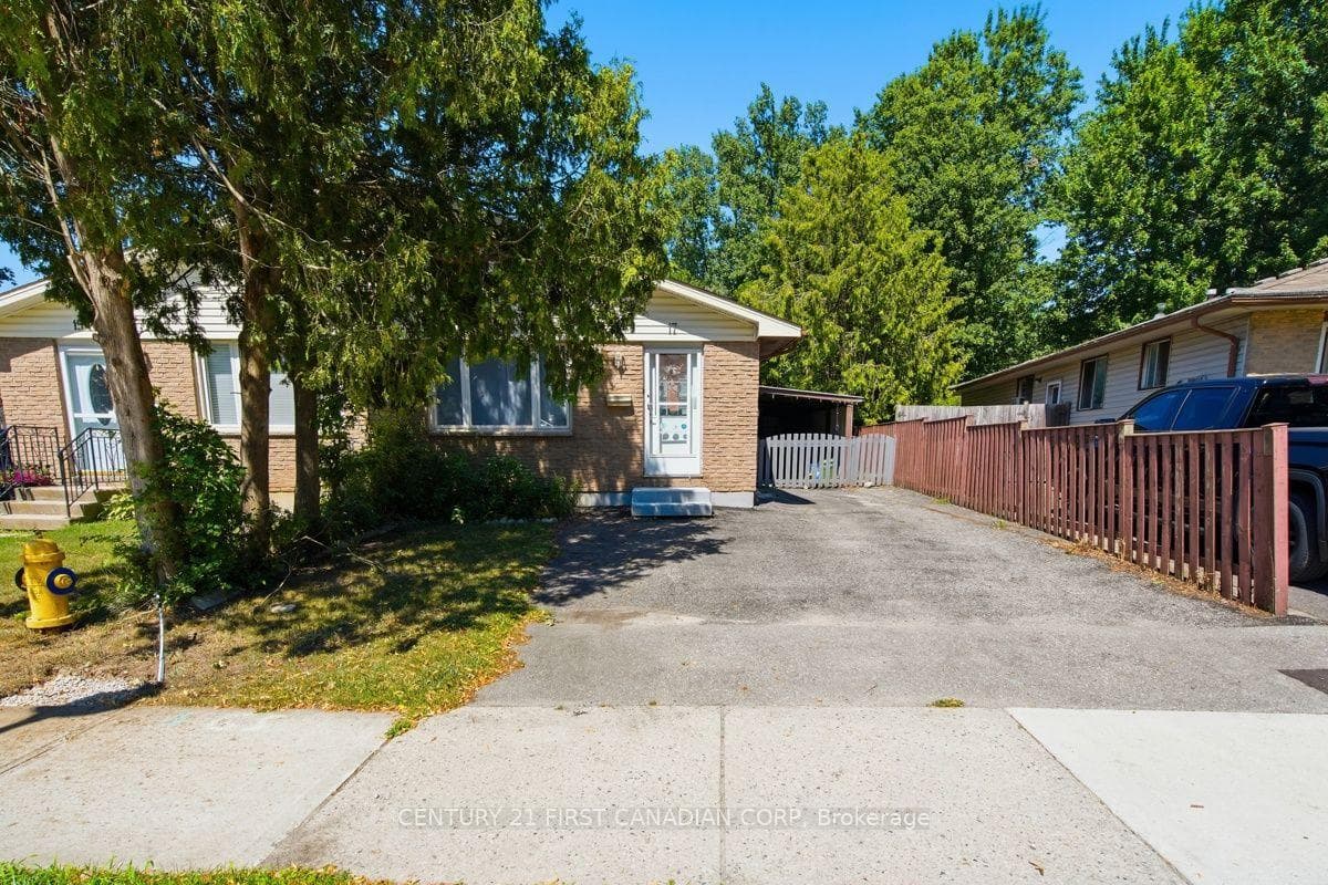17 Edgemere Crescent, London South, ON N5Z 4M6, London South — photo 1