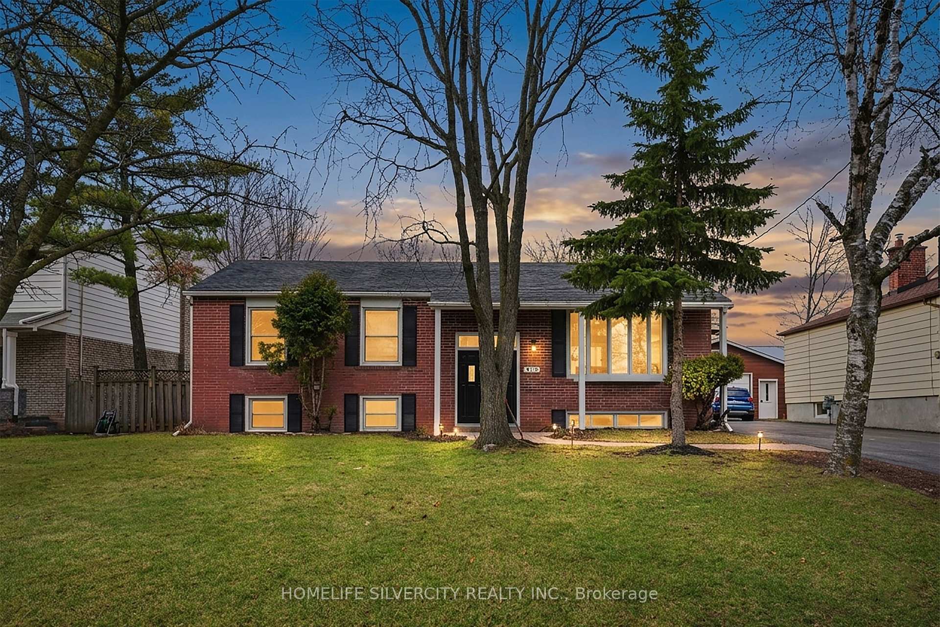 578 Trafford Crescent, Oakville, ON L6L 3T3, Oakville — photo 1
