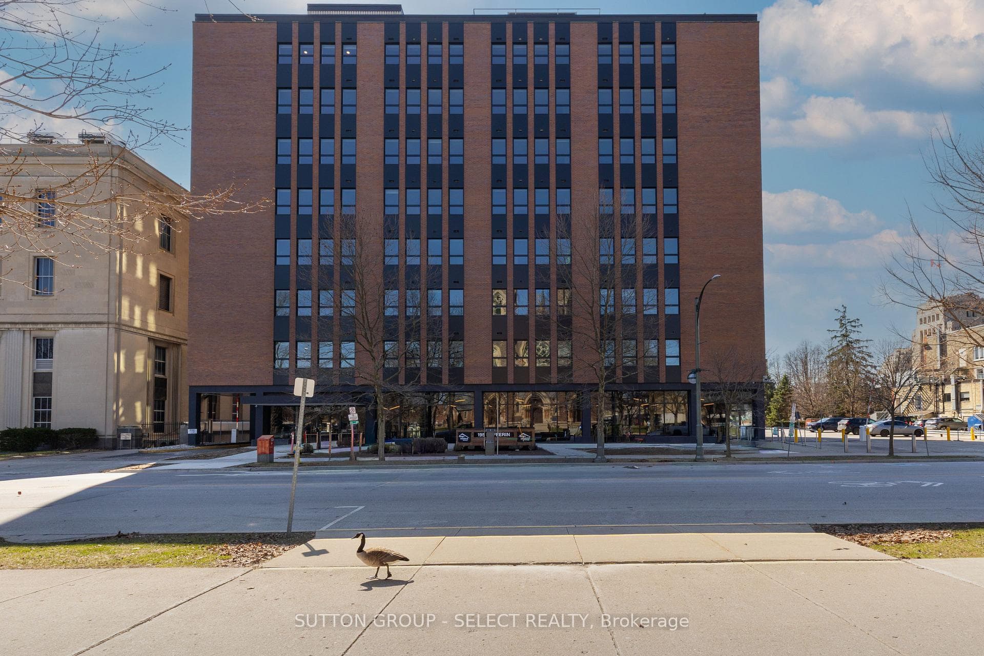 195 Dufferin Avenue 813, London East, ON N6K 1K7, London East — photo 1