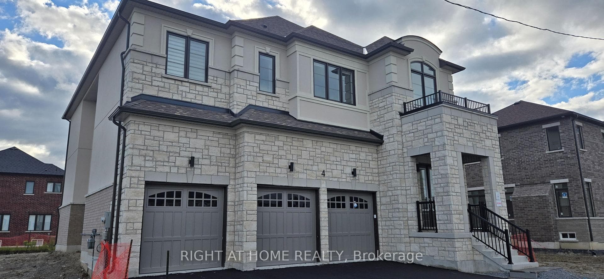 4 Max Bulmer Court, Georgina, ON L3X 3J9, Georgina — photo 1