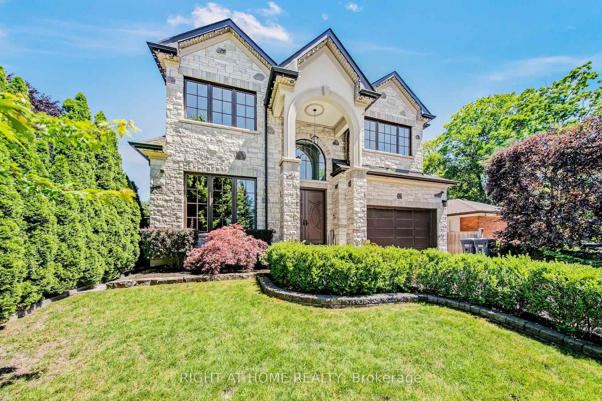 484 Avonwood Drive, Mississauga, ON L5G 1Y9, Mississauga — photo 1
