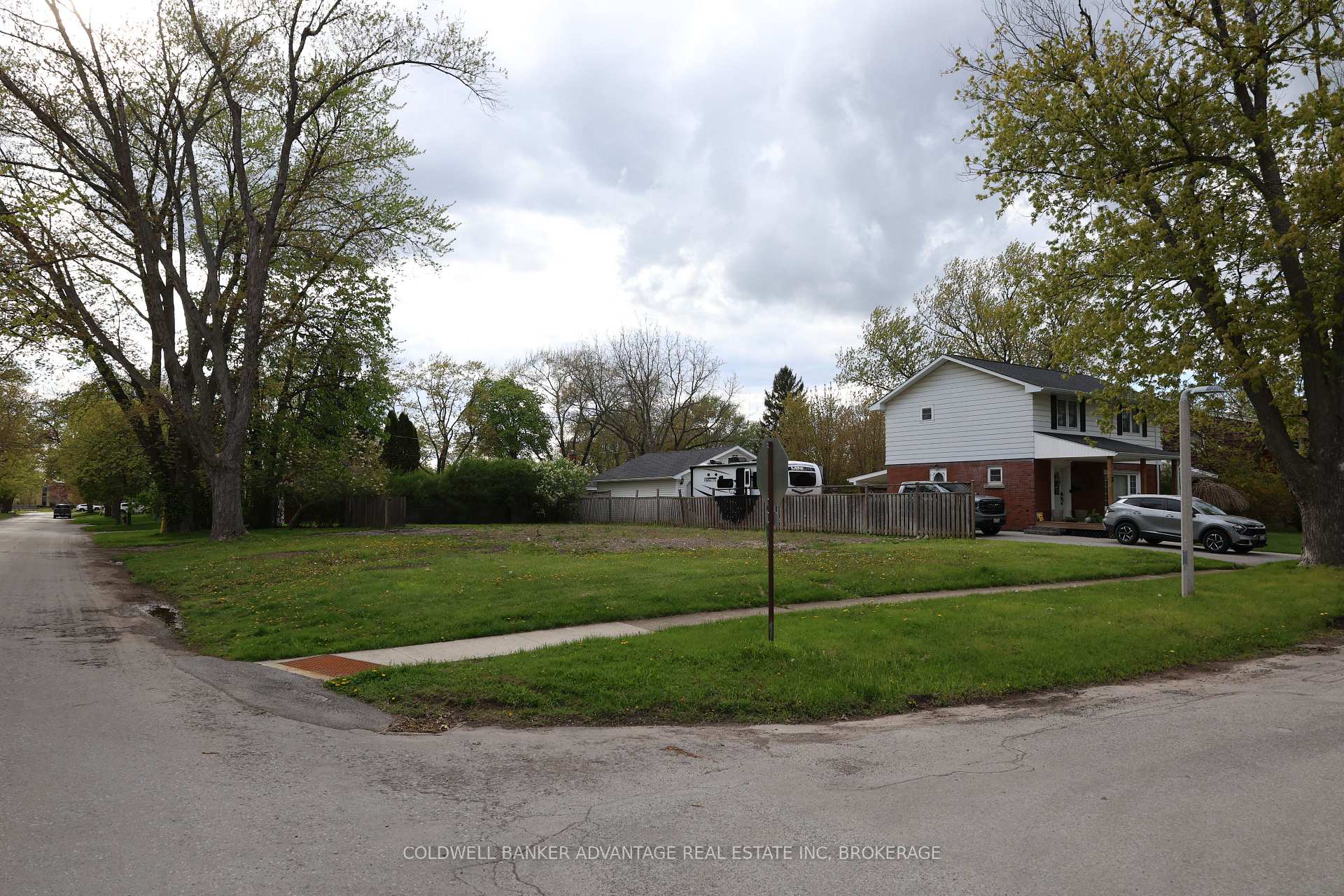 74 Summit Avenue, Welland, ON L3C 4G7, Welland — photo 1