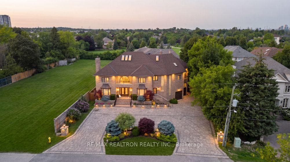 166 Arnold Avenue, Vaughan, ON L4J 1B7, Vaughan — photo 1