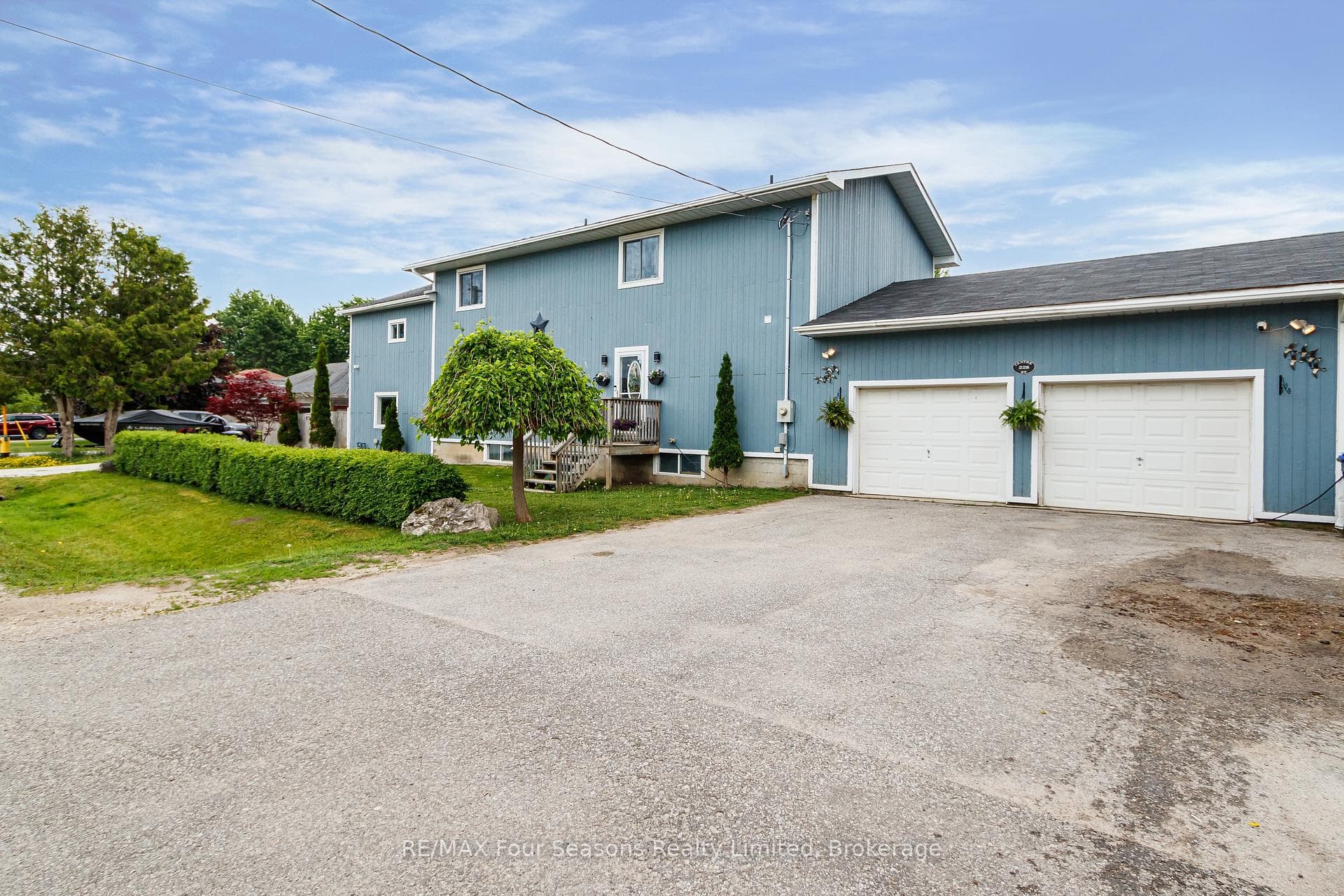 228 Centre Street, Clearview, ON L0M 1S0, Clearview — photo 1