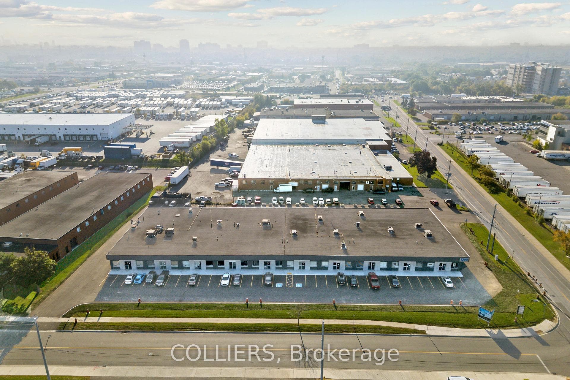 1200 Aimco Boulevard 8 & 9, Mississauga, ON L4W 1B2, Mississauga — photo 1