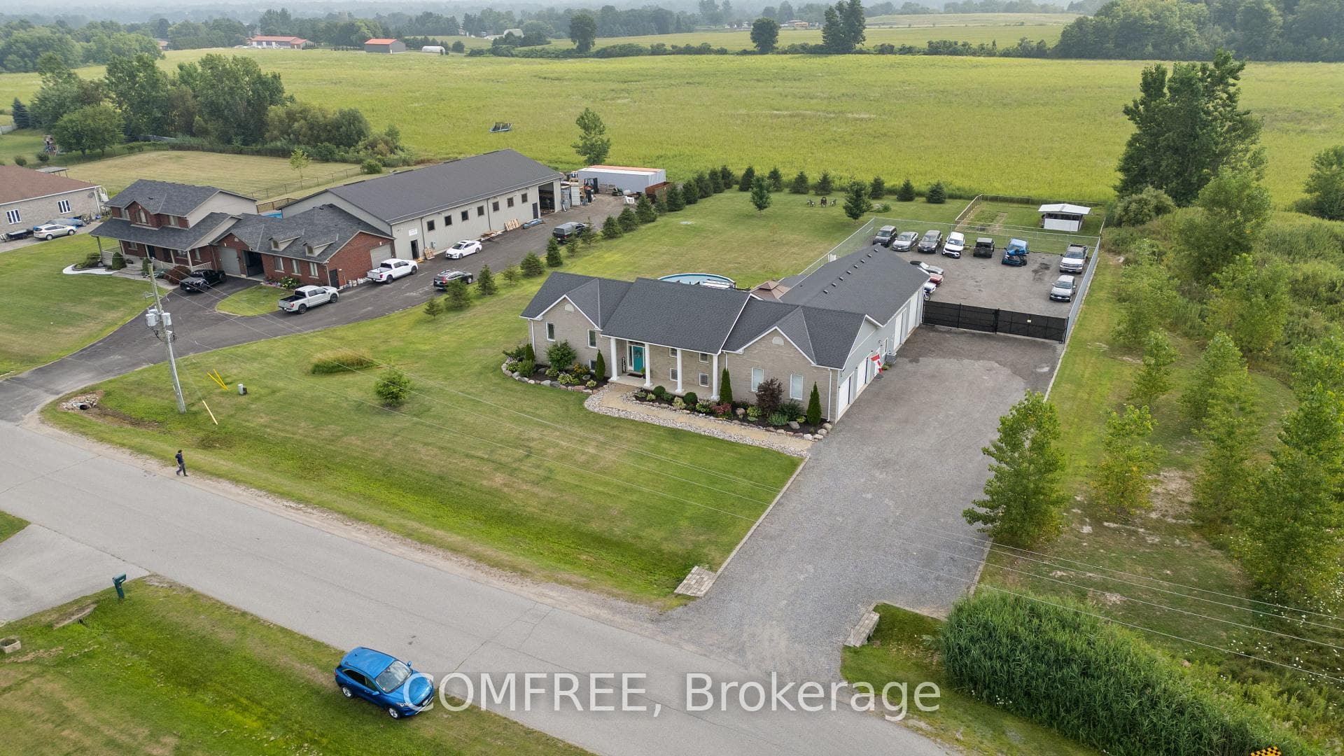 1 Starlight Lane, Thames Centre, ON N0L 1G5, Thames Centre — photo 1