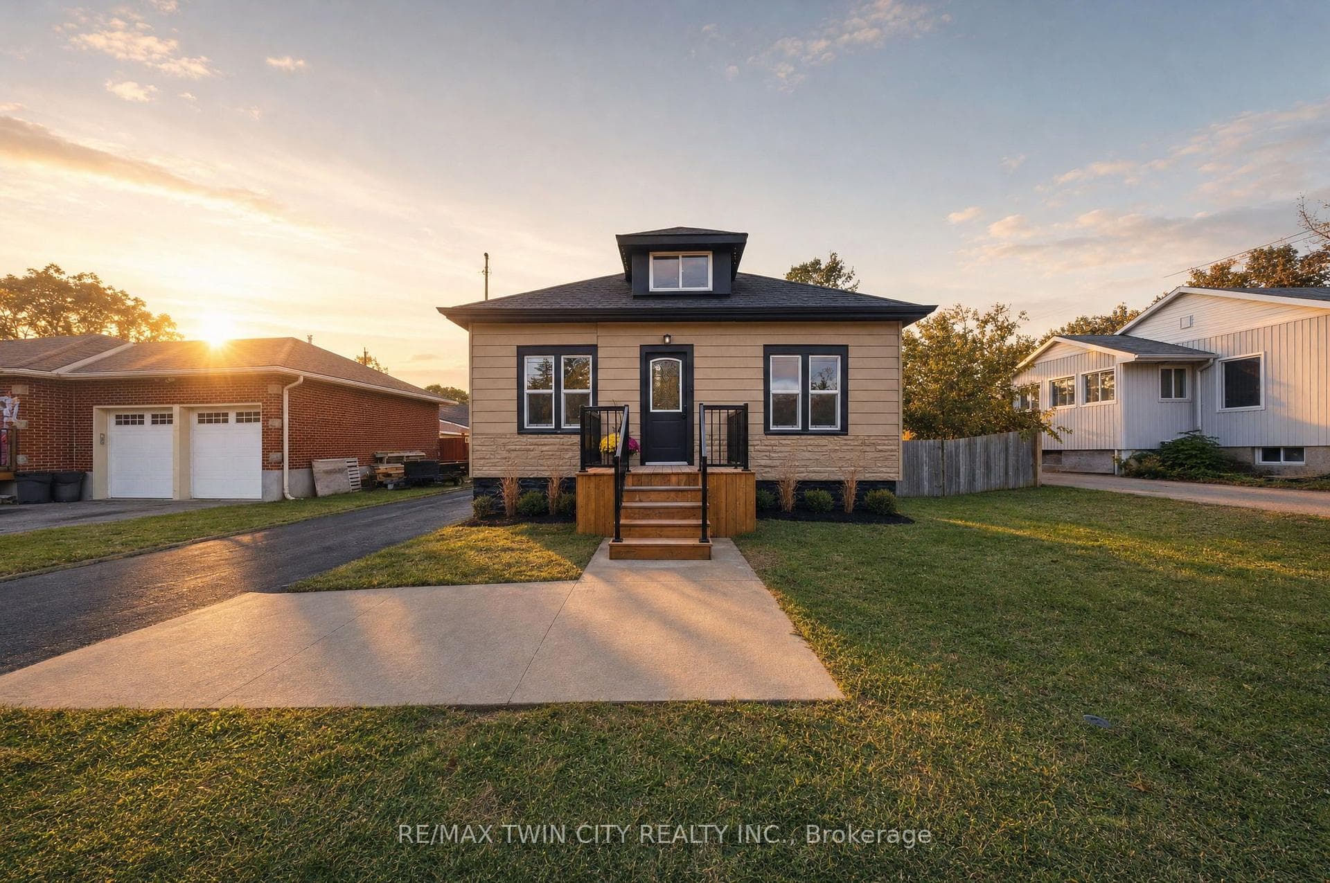 24 Park Road N, Brantford, ON N3S 6T2, Brantford — photo 1