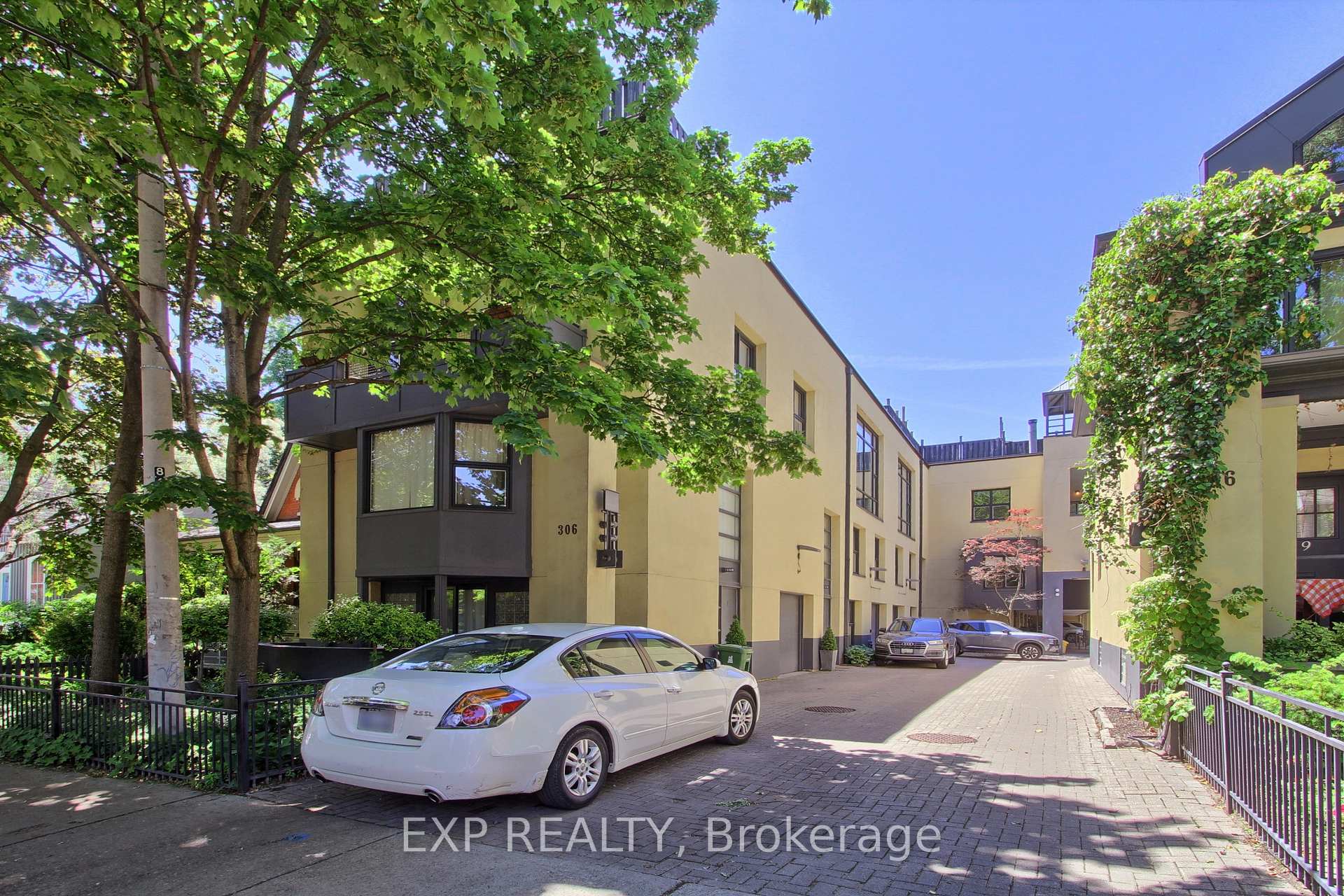 306 Sackville Street 4, Toronto, ON M5A 3G2, Toronto C08 — photo 1