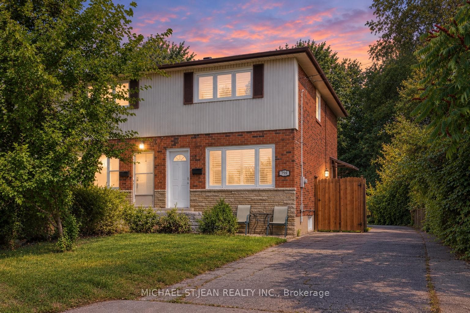 799 Drury Lane, Burlington, ON L7R 2Y1