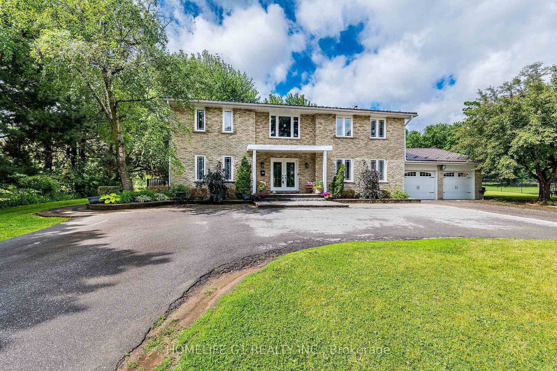 17 Crescent Hills Drive S, Brampton, ON L6S 2P4, Brampton — photo 1