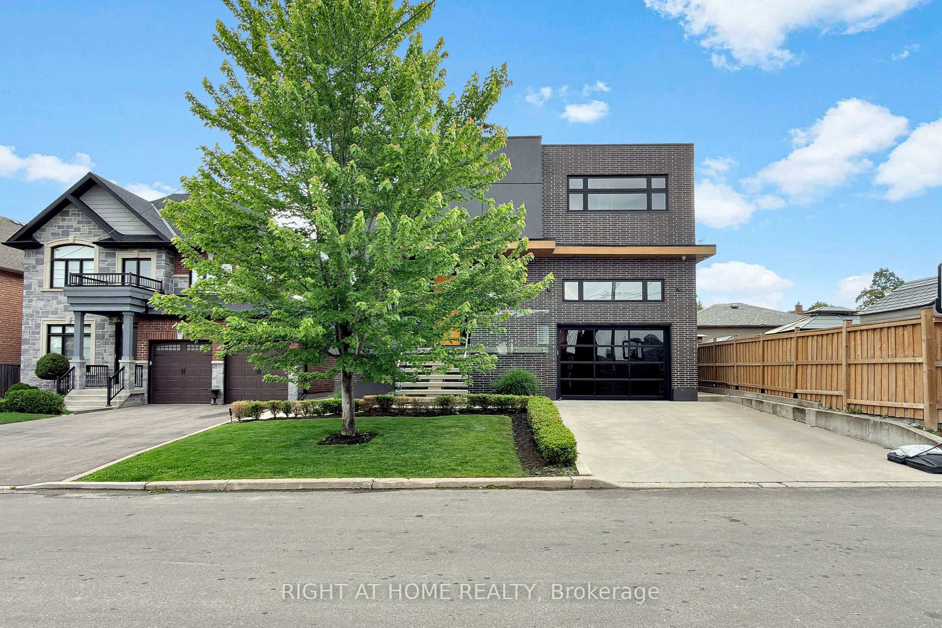 2931 Lansdowne Avenue, Toronto, ON M6B 3X3, Toronto W04 — photo 1