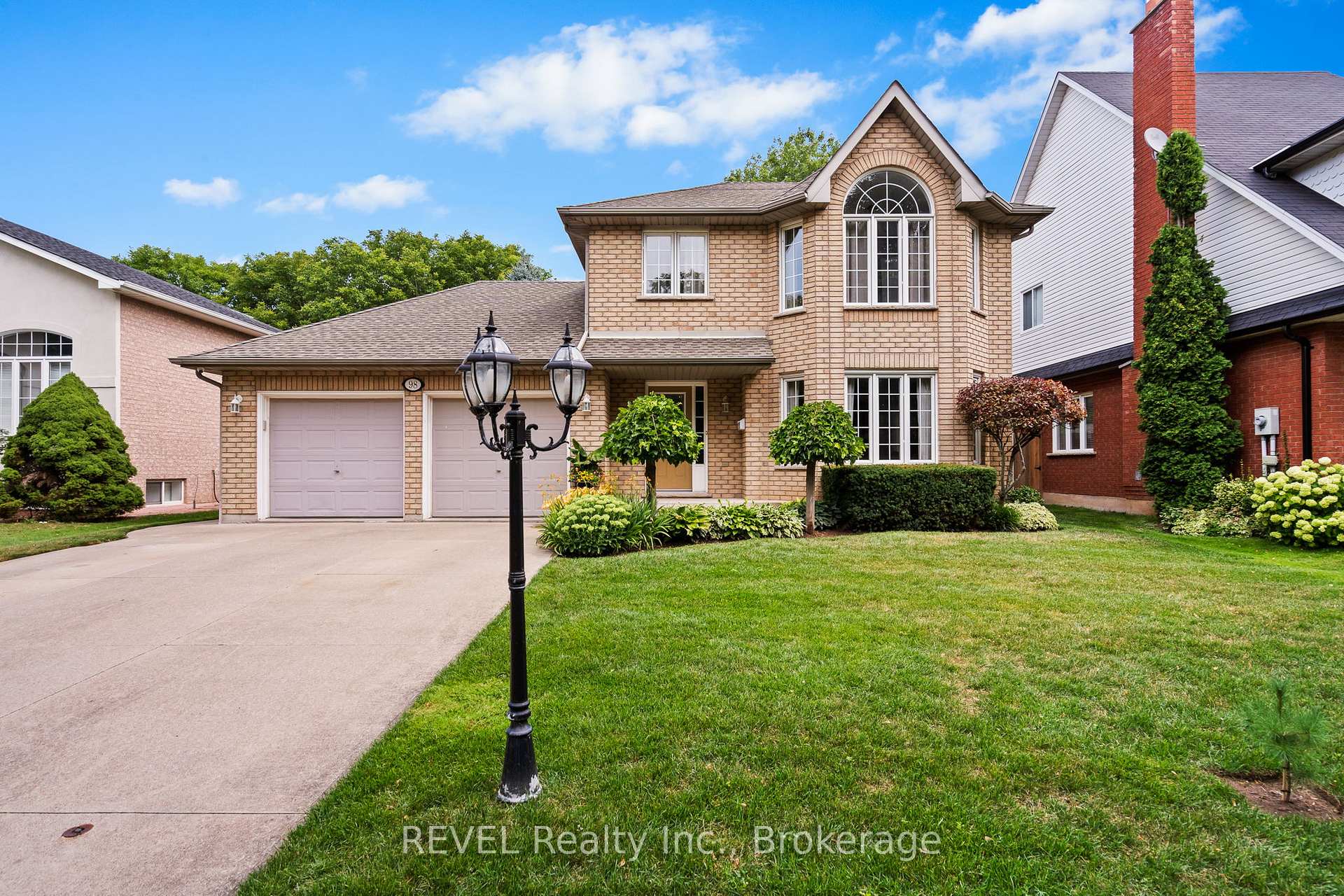 98 Debora Drive, Grimsby, ON L3M 4J3, Grimsby — photo 1