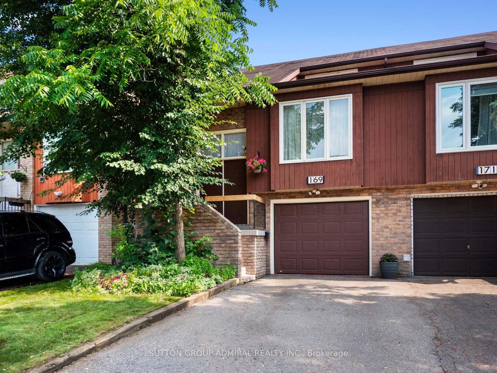 169 Robert Hicks Drive, Toronto, ON M2R 3R3, Toronto C07 — photo 1
