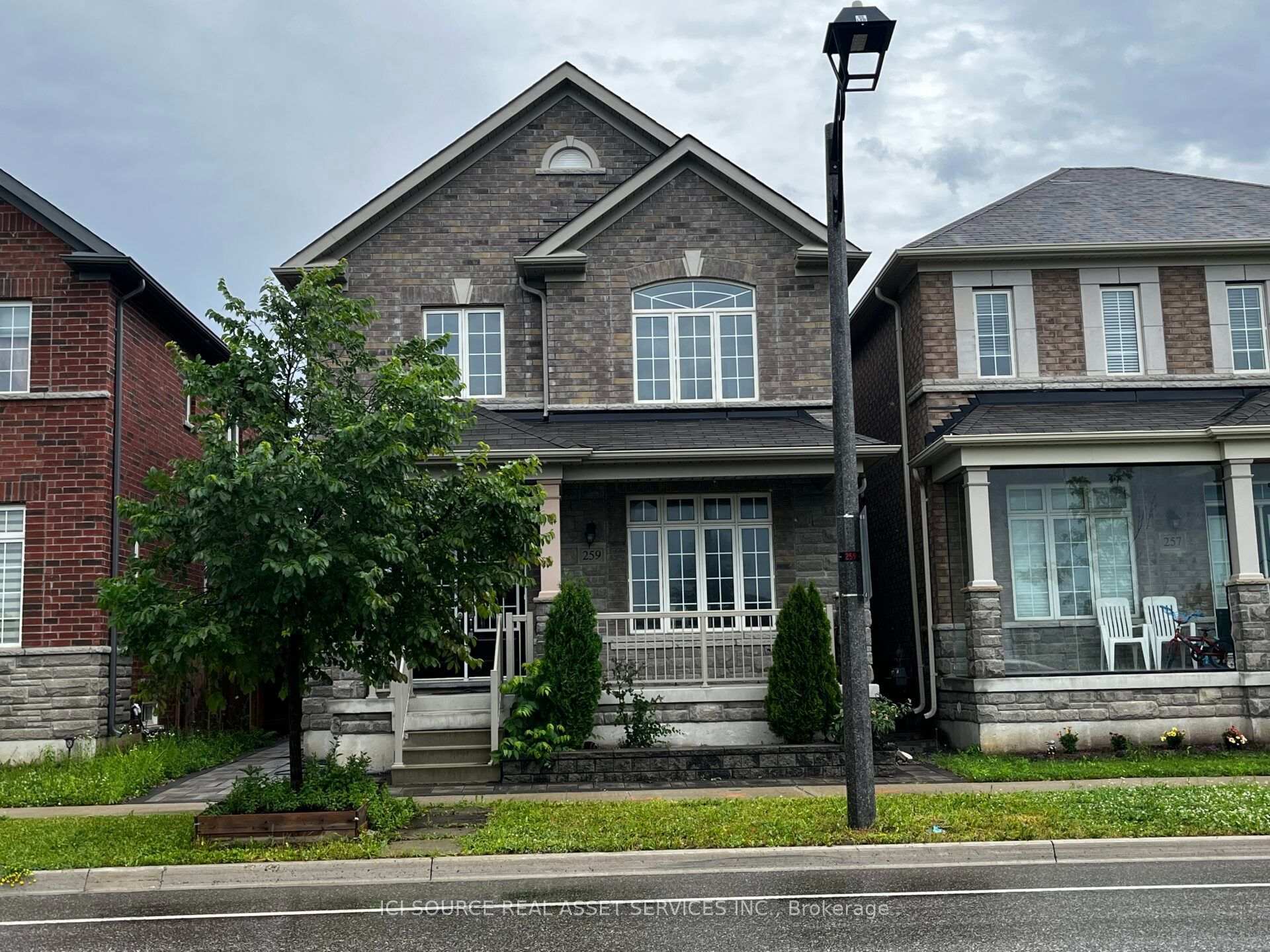 72 Adams Street Upper, Bradford West Gwillimbury, ON L3Z 3E2, Bradford West Gwillimbury — photo 1