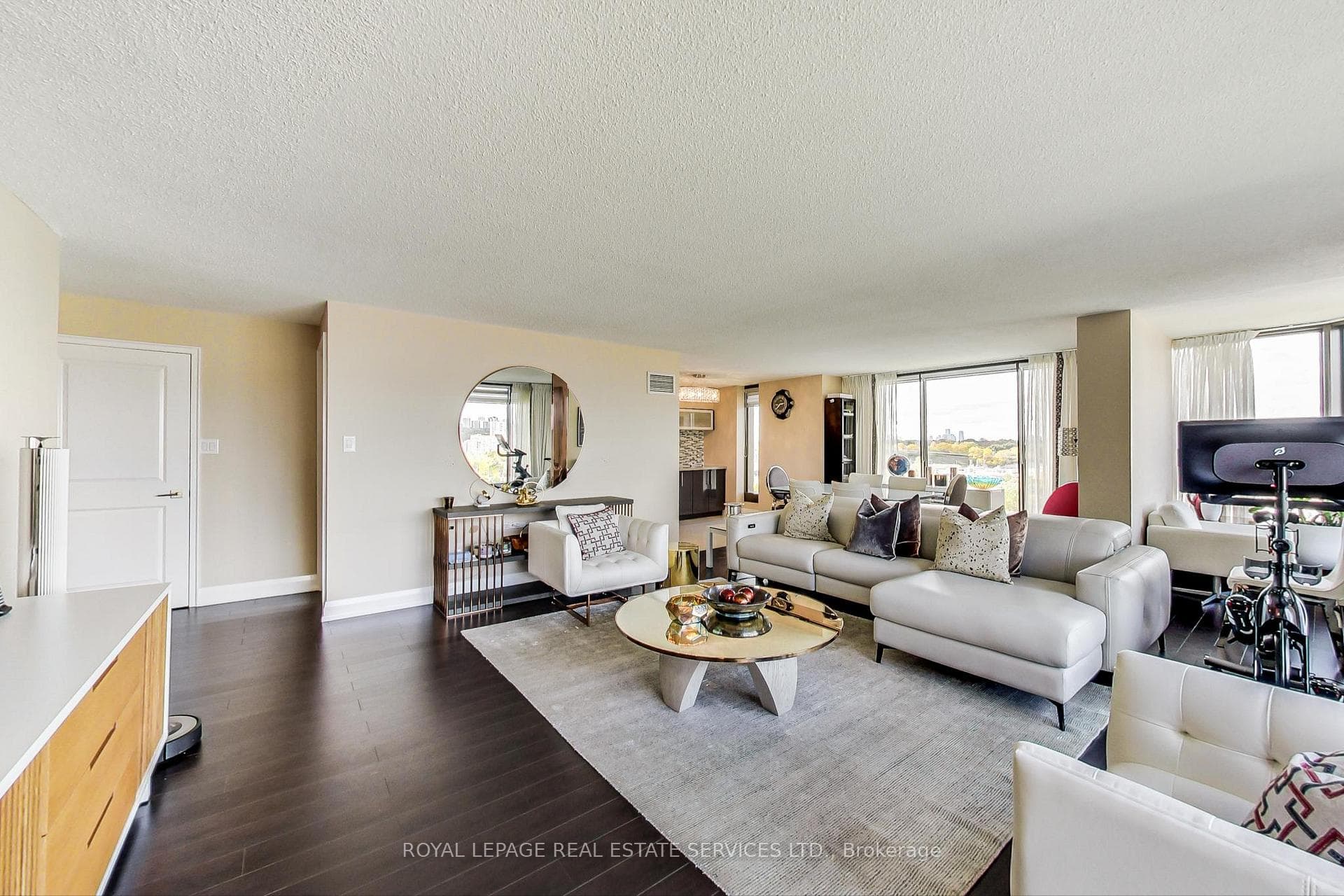2045 Lake Shore Boulevard W 1110, Toronto, ON M8V 2Z6, Toronto W06 — photo 1