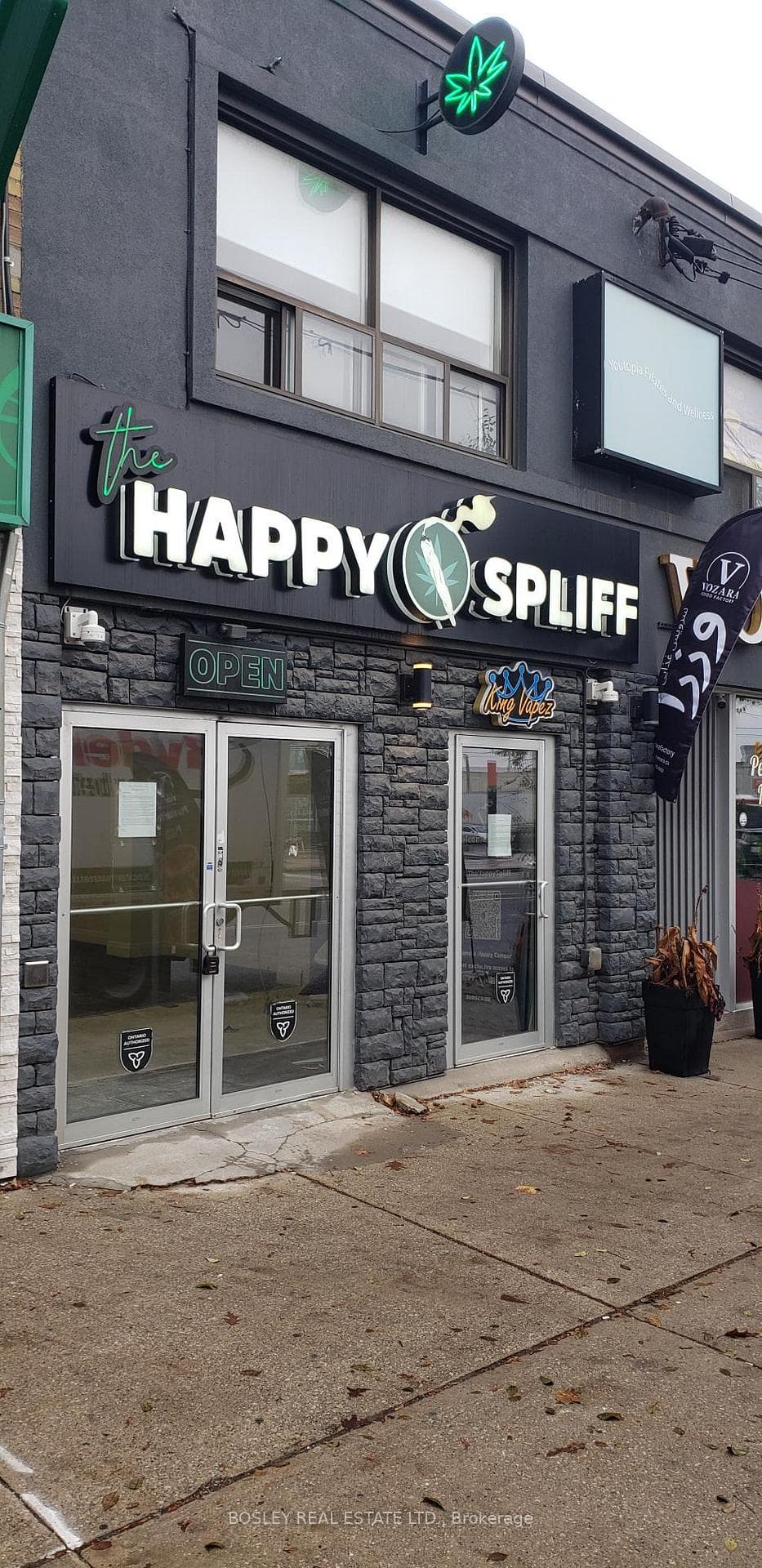 862 Eglinton Avenue E 204, Toronto, ON M4G 2L1, Toronto C11 — photo 1