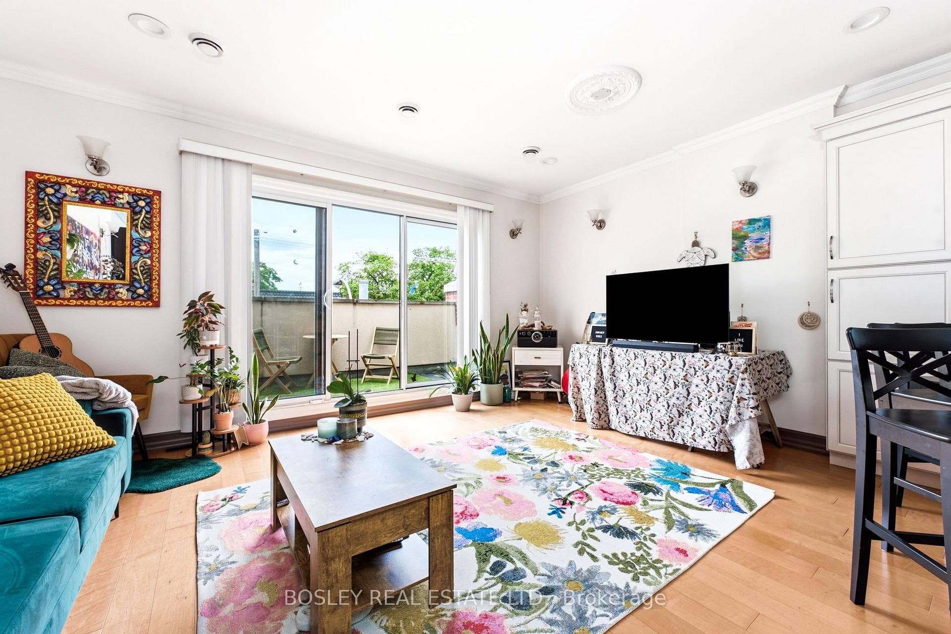 115 Roncesvalles Avenue 3, Toronto, ON M6R 2K9, Toronto W01 — photo 1