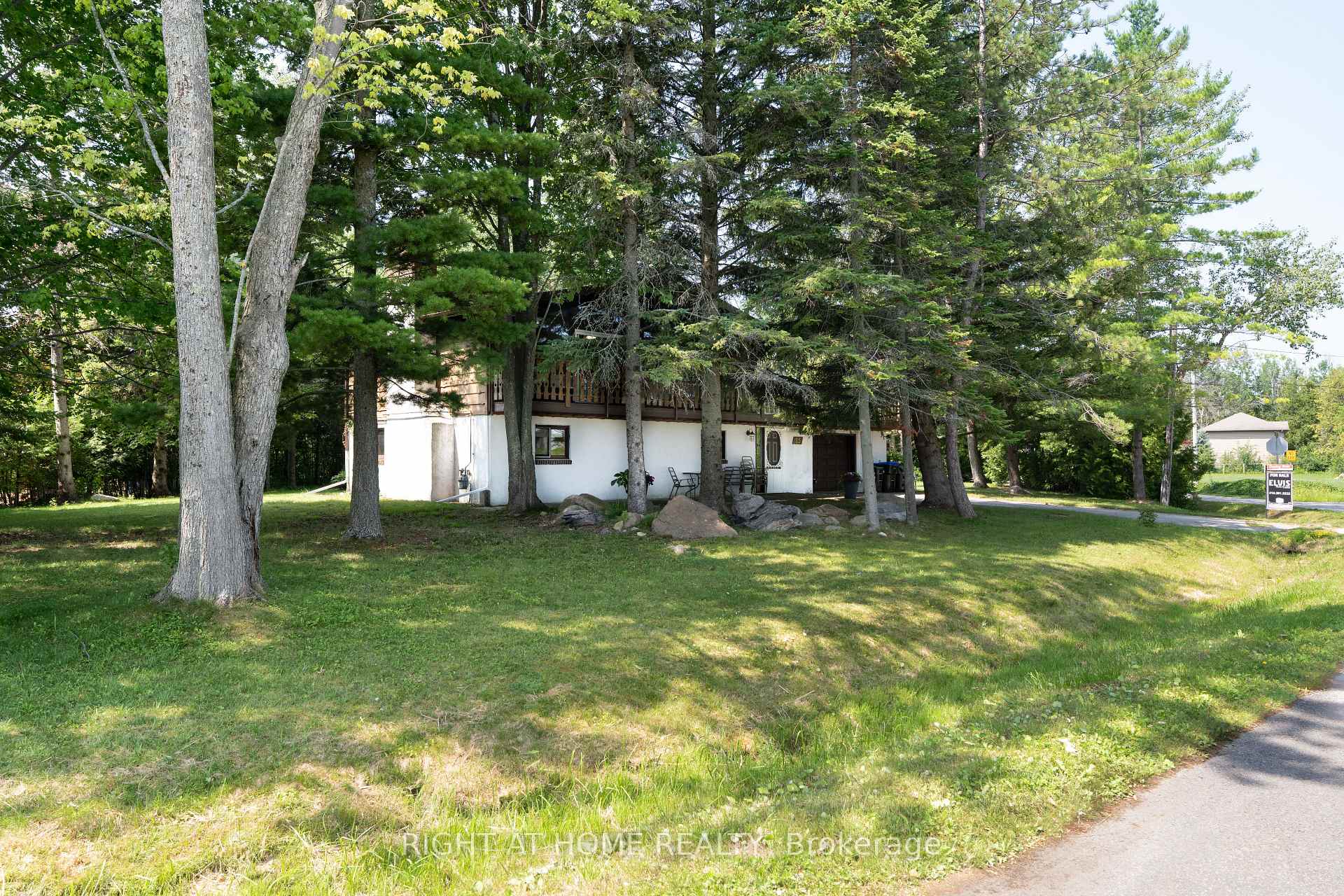 25 William Avenue, Wasaga Beach, ON L9Z 2X3, Wasaga Beach — photo 1