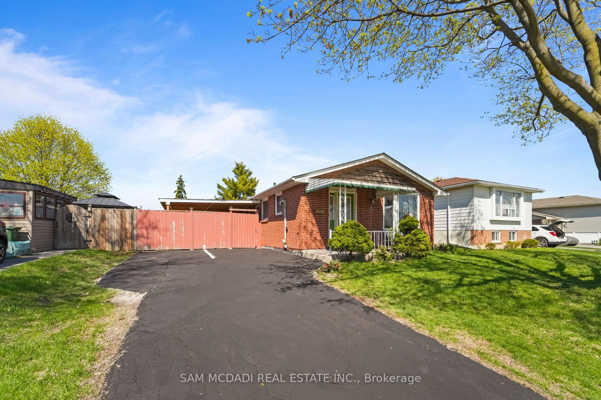79 Locheed Drive, Hamilton, ON L8T 4L5, Hamilton — photo 1