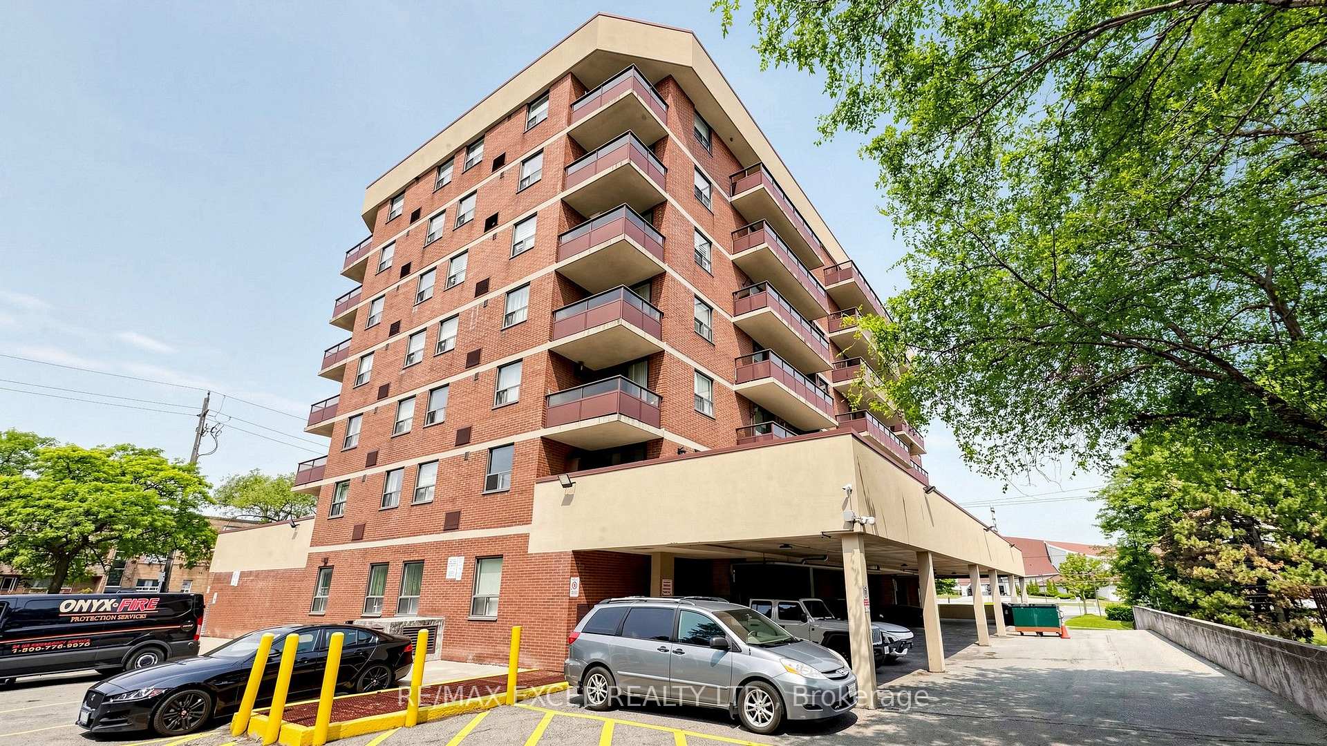 1881 Jane Street 401, Toronto, ON M9N 3S7, Toronto W04 — photo 1
