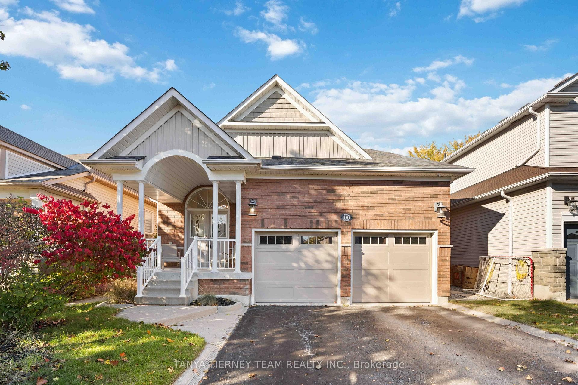 16 Cody Avenue, Whitby, ON L1M 1K8, Whitby — photo 1
