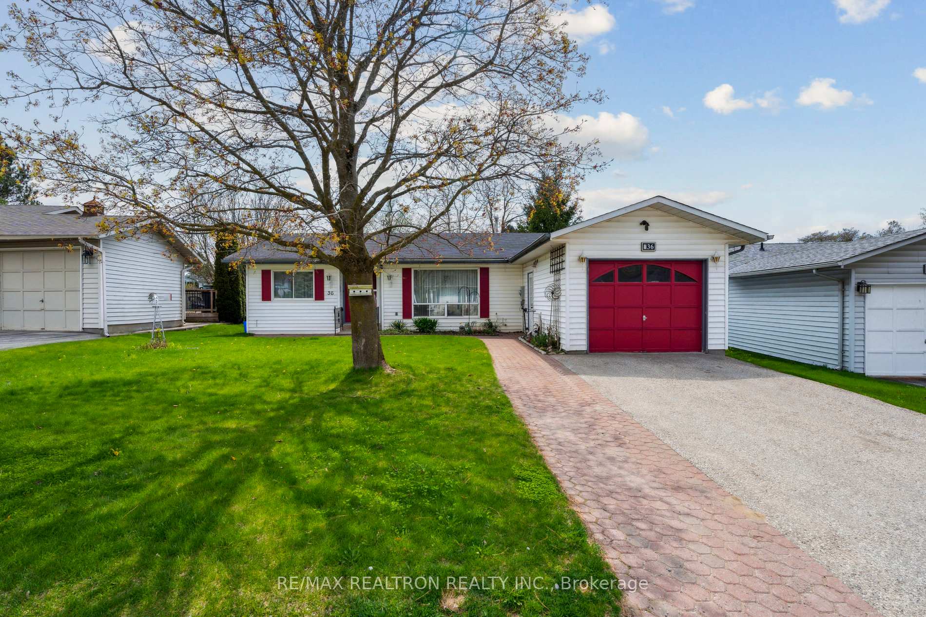 36 Tecumseth Pines Drive, New Tecumseth, ON L0G 1W0, New Tecumseth — photo 1