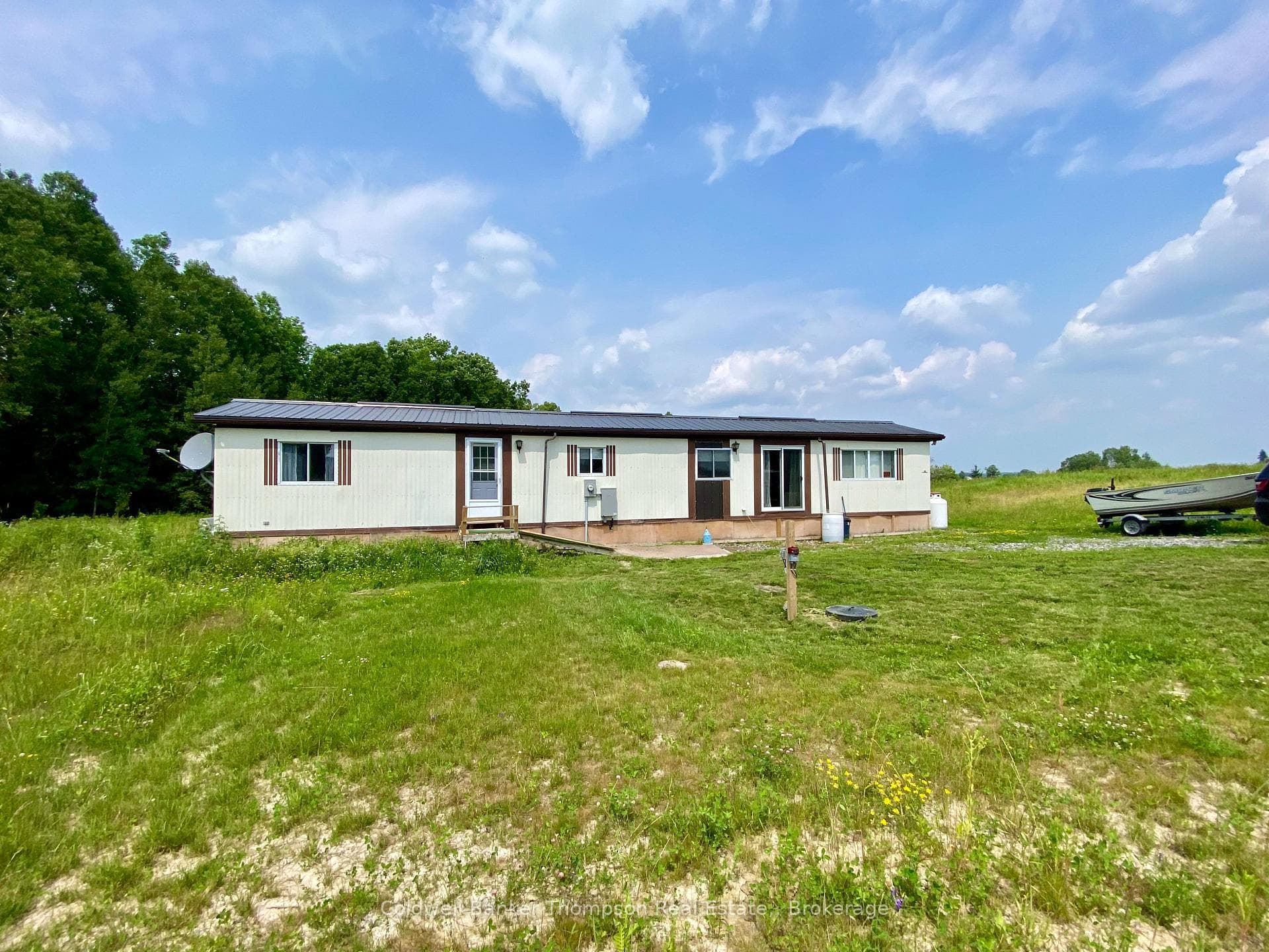 28 HILLTOP Road S, Parry Sound Remote Area, ON P0H 1A0, Parry Sound Remote Area — photo 1