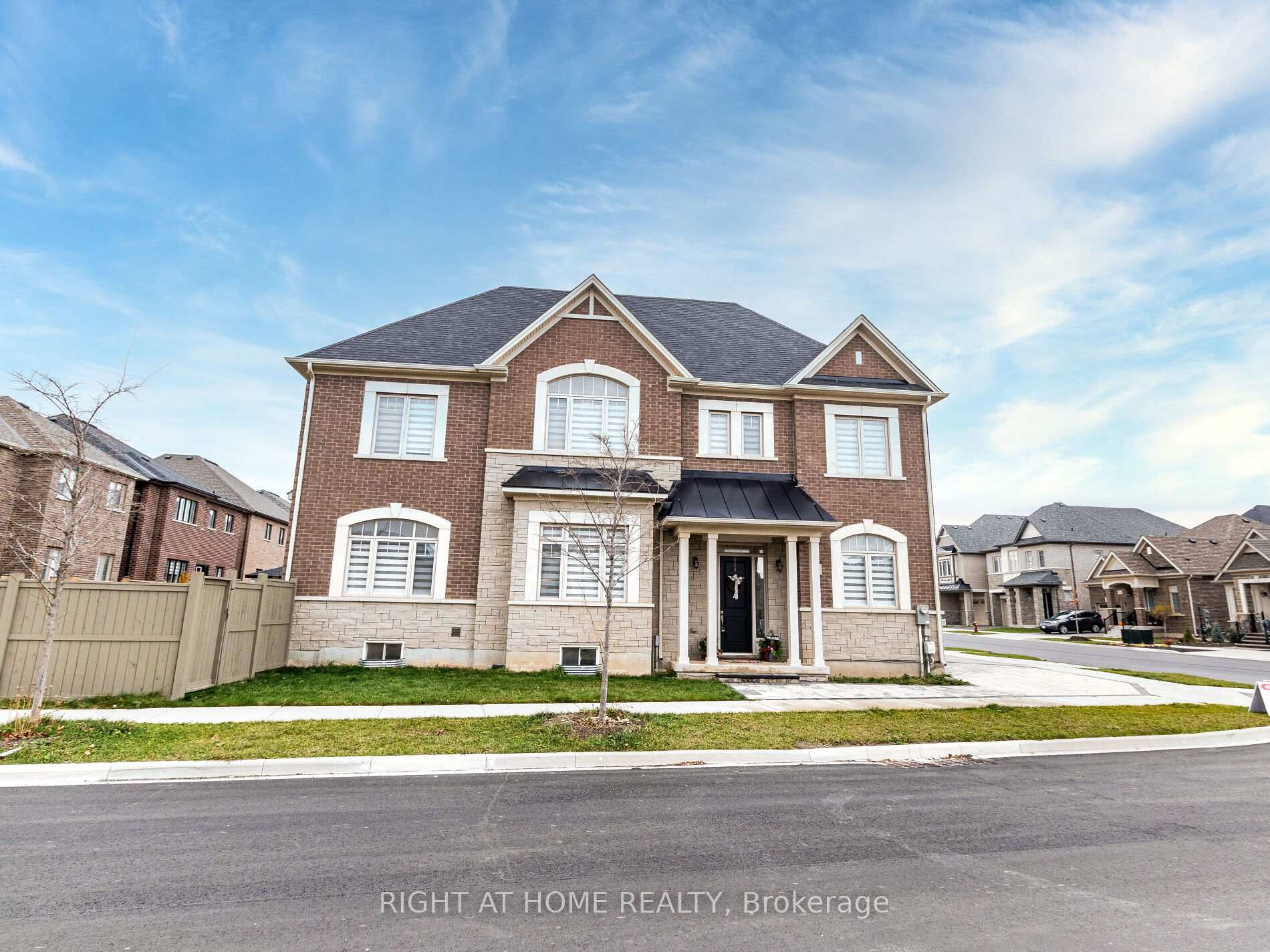 95 Viva Gardens, Oakville, ON L6H 0Z2, Oakville — photo 1