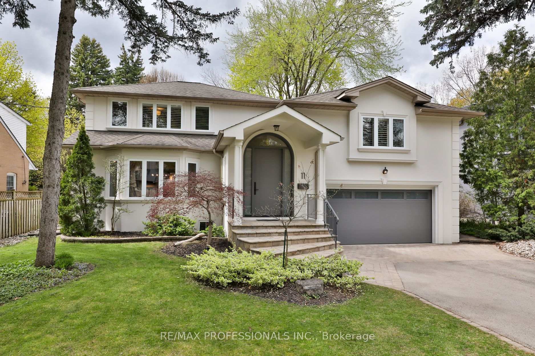 11 Cranleigh Court, Toronto W08, ON M9A 3Y2, Toronto W08 — photo 1