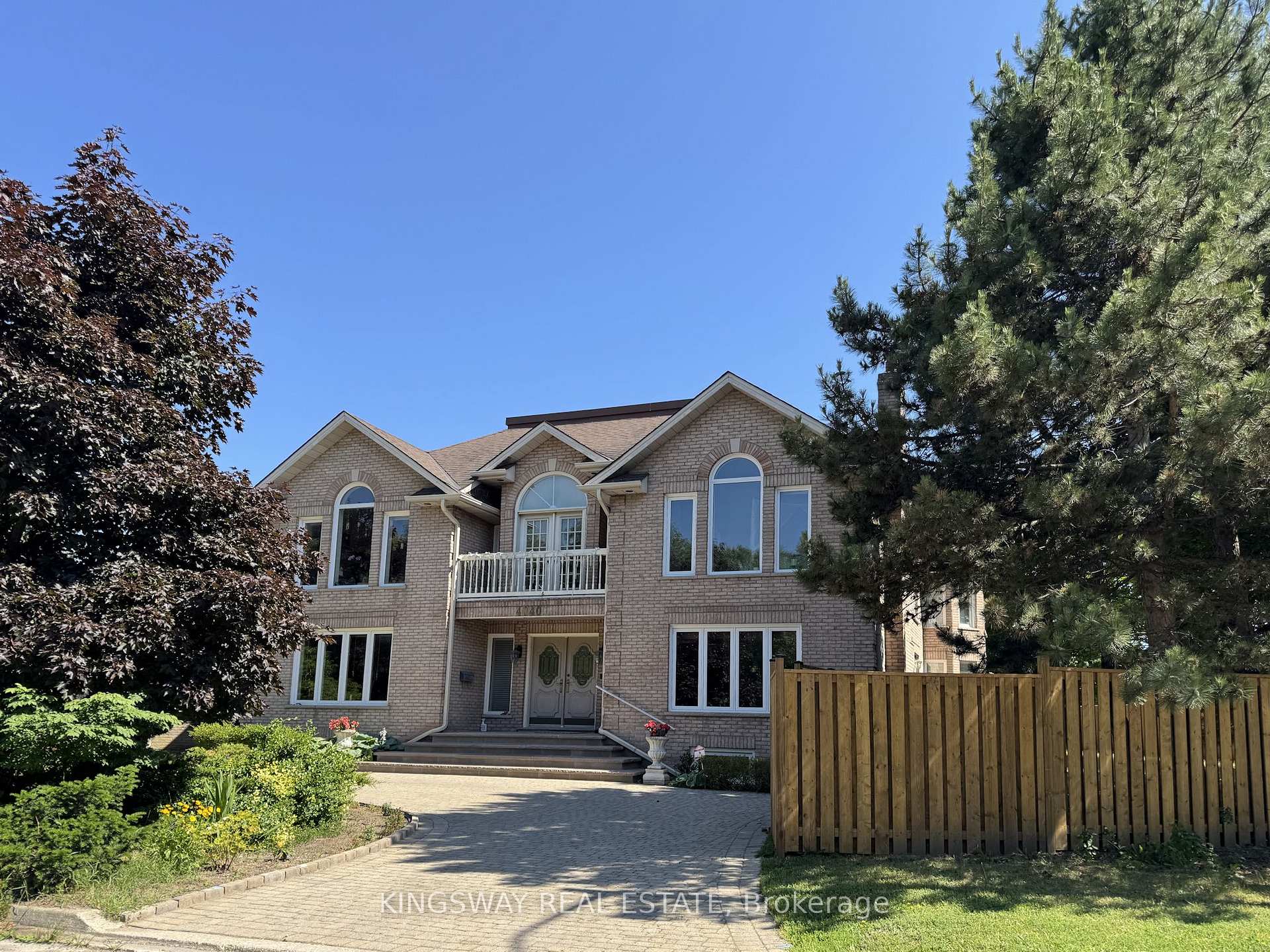 4040 Lookout Court, Mississauga, ON L4W 4E9, Mississauga — photo 1