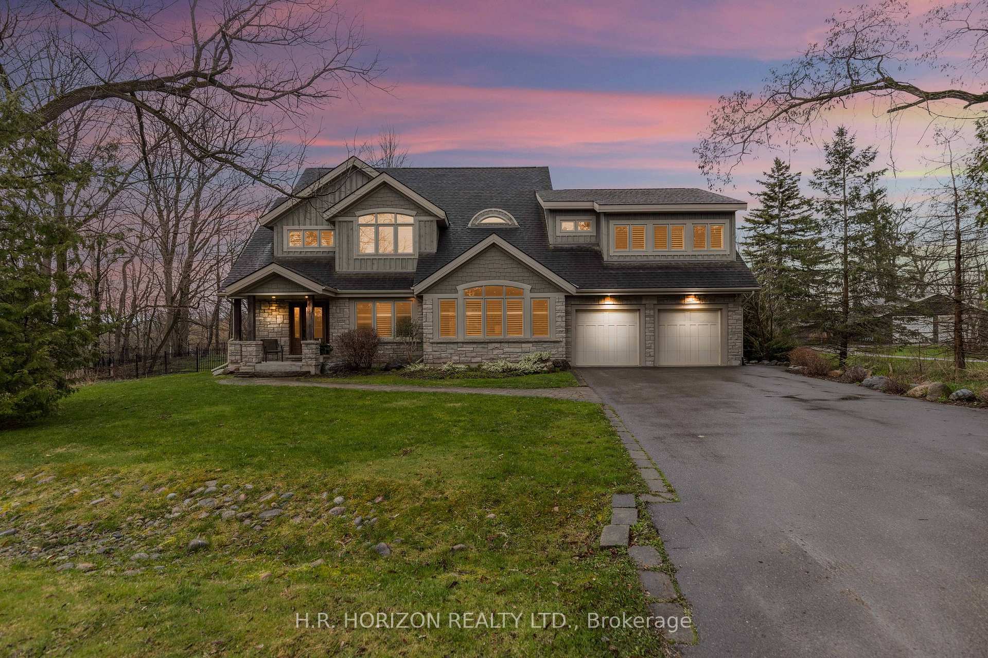 214 Russell Street E, Blue Mountains, ON N0H 2P0, Blue Mountains — photo 1