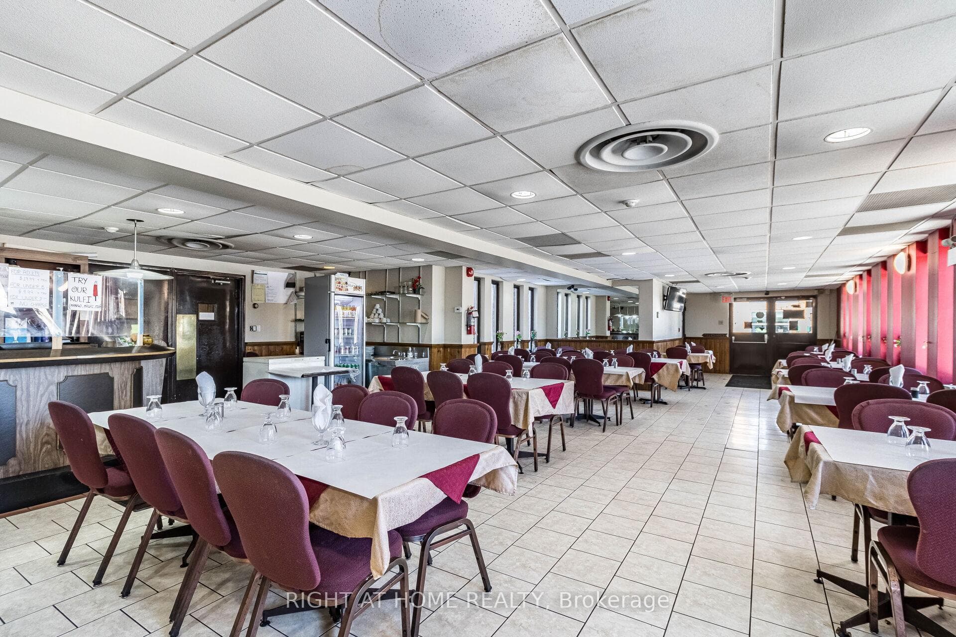 5951 Clark Avenue, Niagara Falls, ON L2G 3W3, Niagara Falls — photo 1