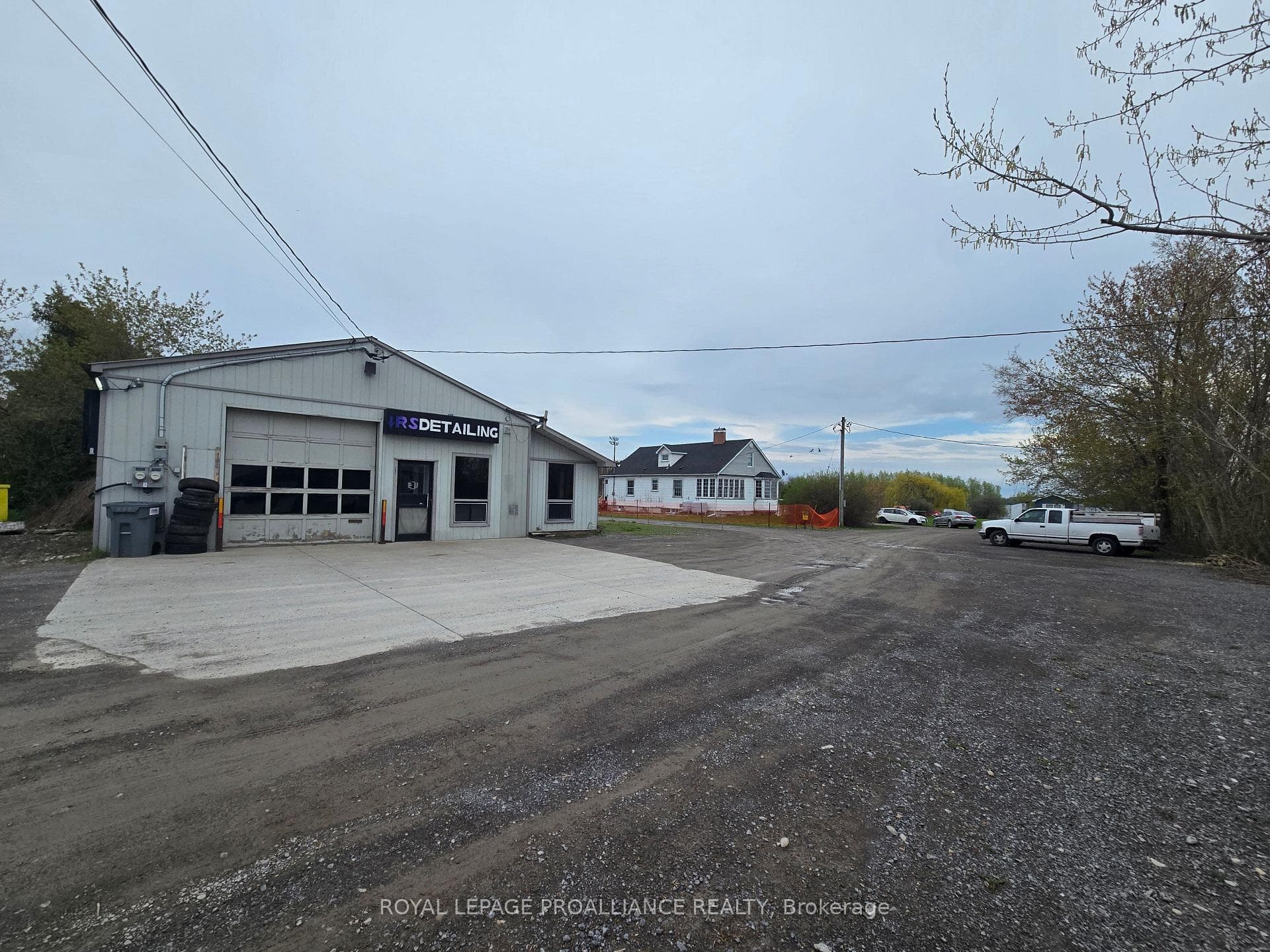 323 Dundas Street E, Quinte West, ON K8V 5W5, Quinte West — photo 1